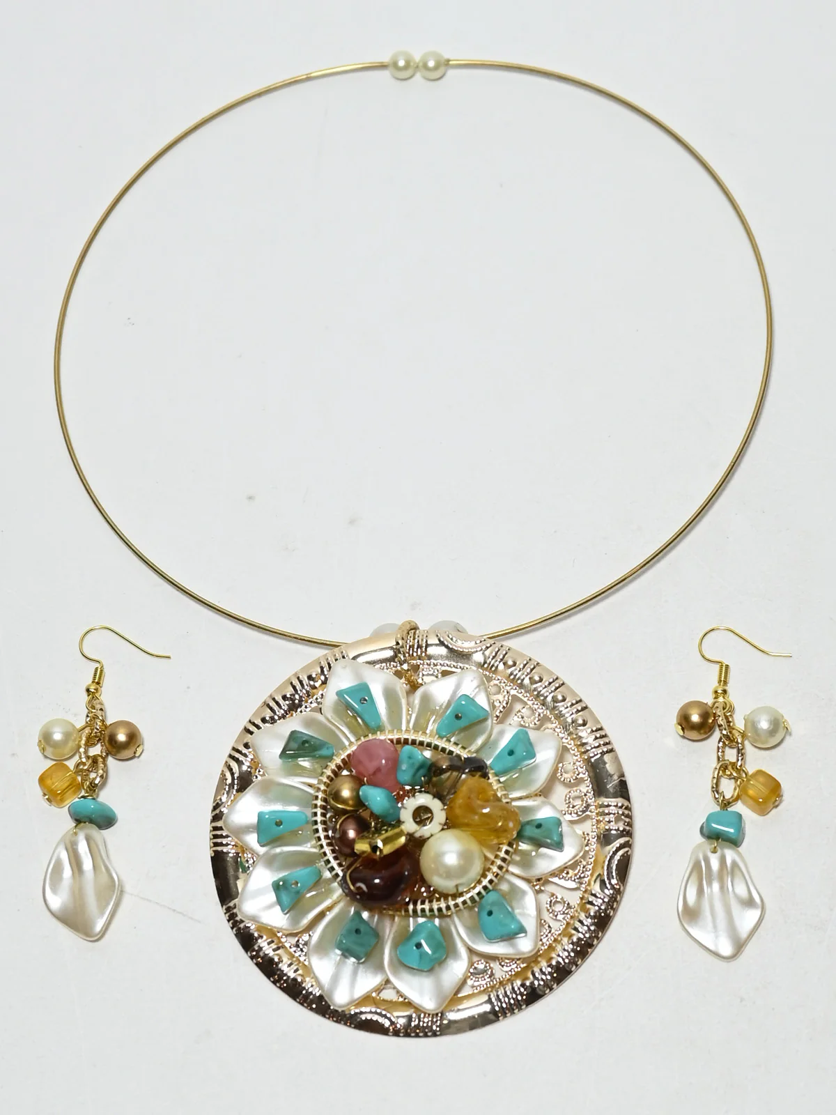 Odette Multicolor Alloy Pearl Jewellery Set For Women - Image 2