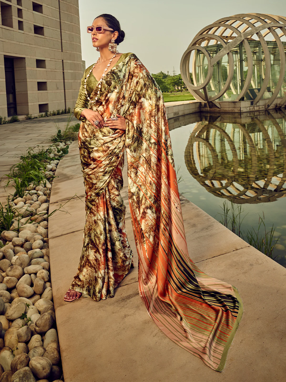 Odette Multicolor Digital Printed Saree For Women - Image 2