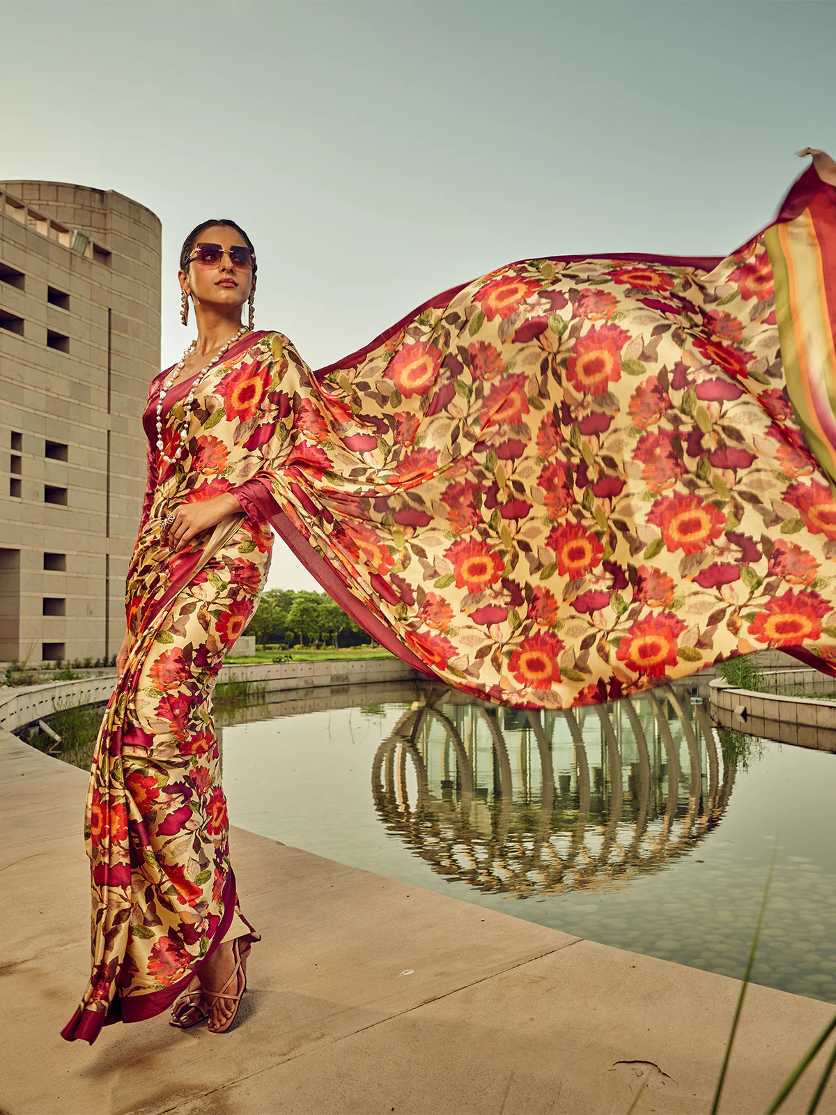 Odette Multicolor Digital Printed Saree For Women - Image 2