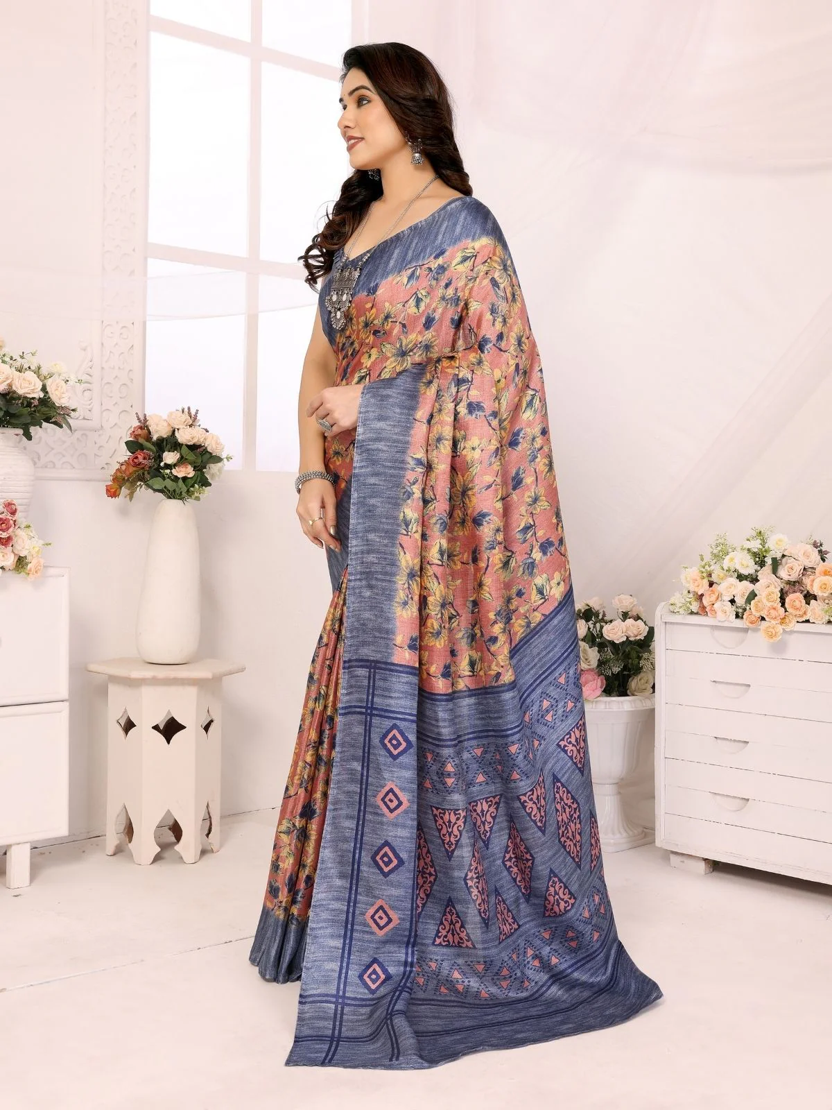 Odette Multicolor Georgette Printed Saree For Women - Image 2
