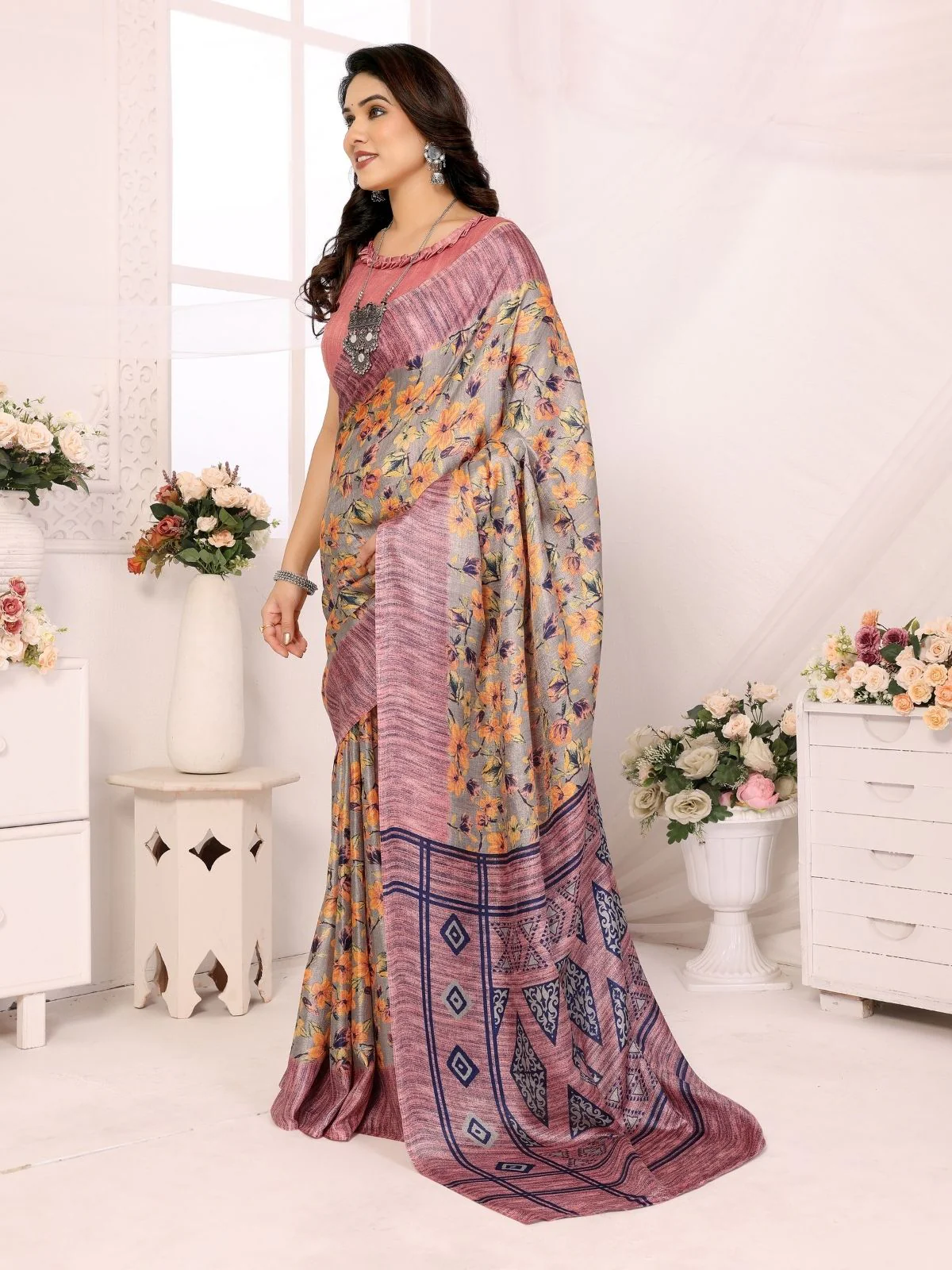 Odette Multicolor Georgette Printed Saree For Women - Image 2