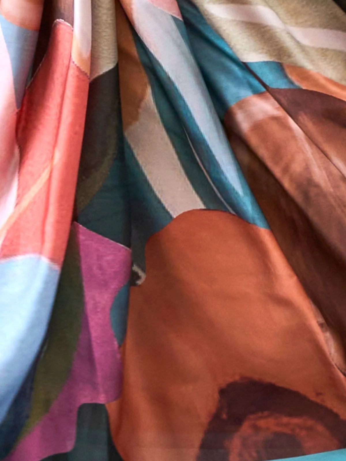 Odette Multicolor Georgette Printed Saree With Unstitched Blouse For Women - Image 3