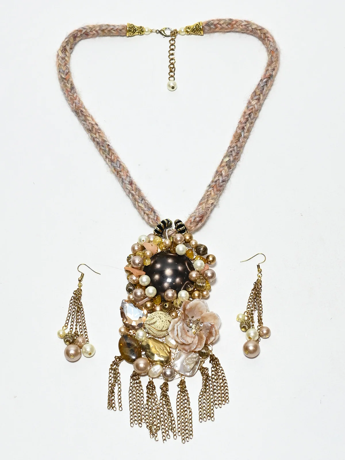 Odette Multicolor Jute And Alloy Pearl Jewellery Set For Women - Image 2