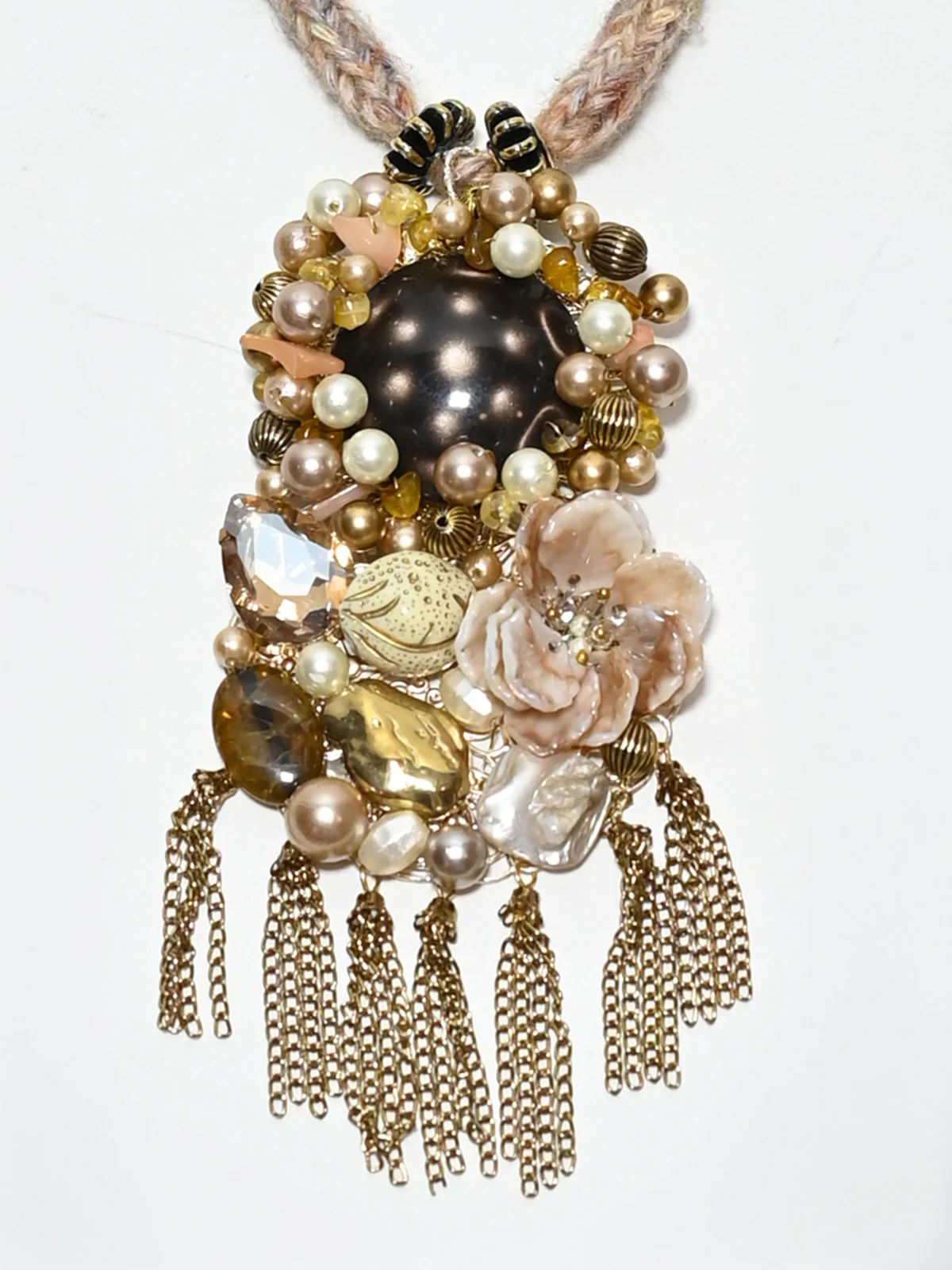 Odette Multicolor Jute And Alloy Pearl Jewellery Set For Women - Image 4