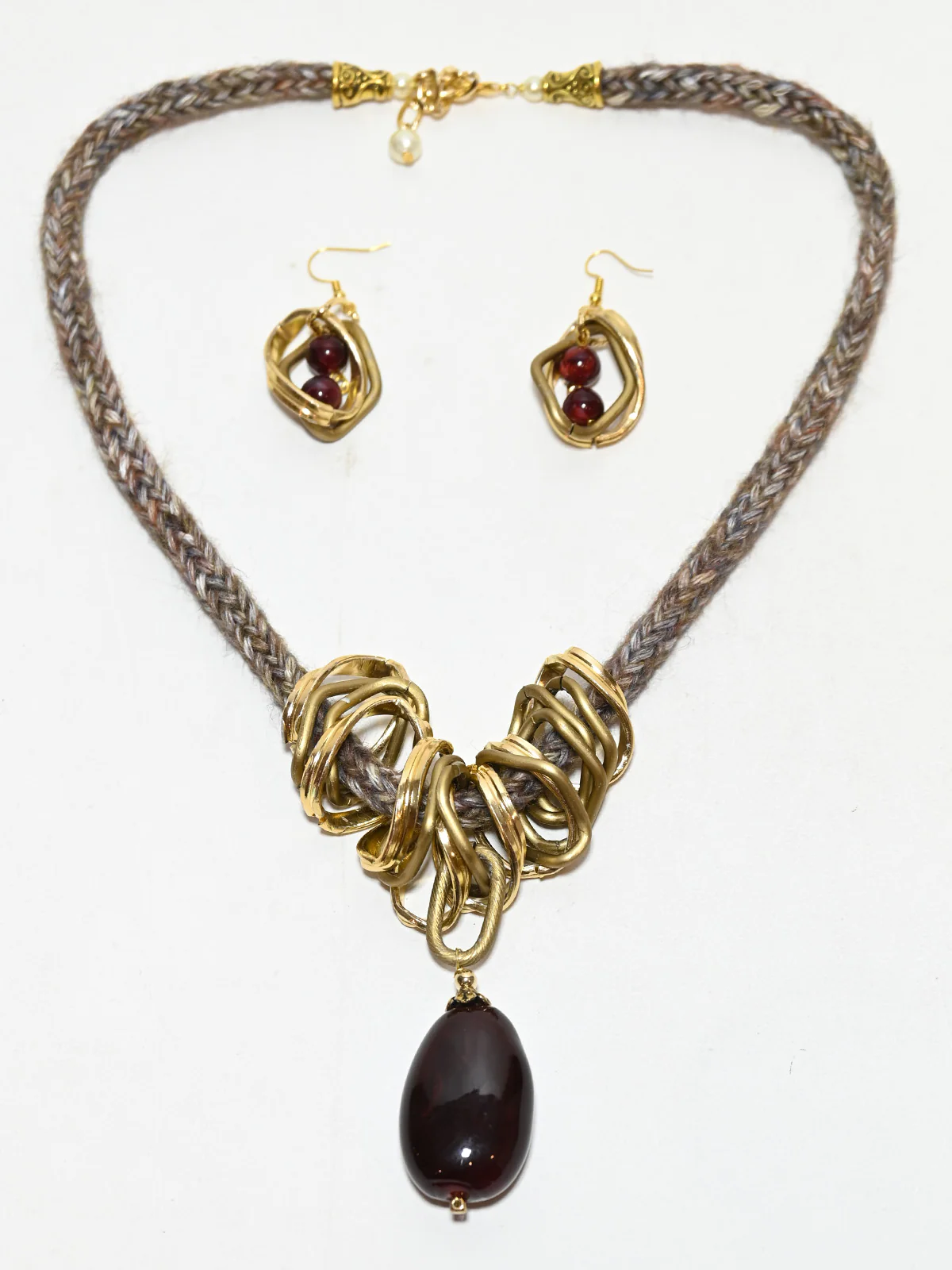 Odette Multicolor Jute Embellished Jewellery Set For Women - Image 2