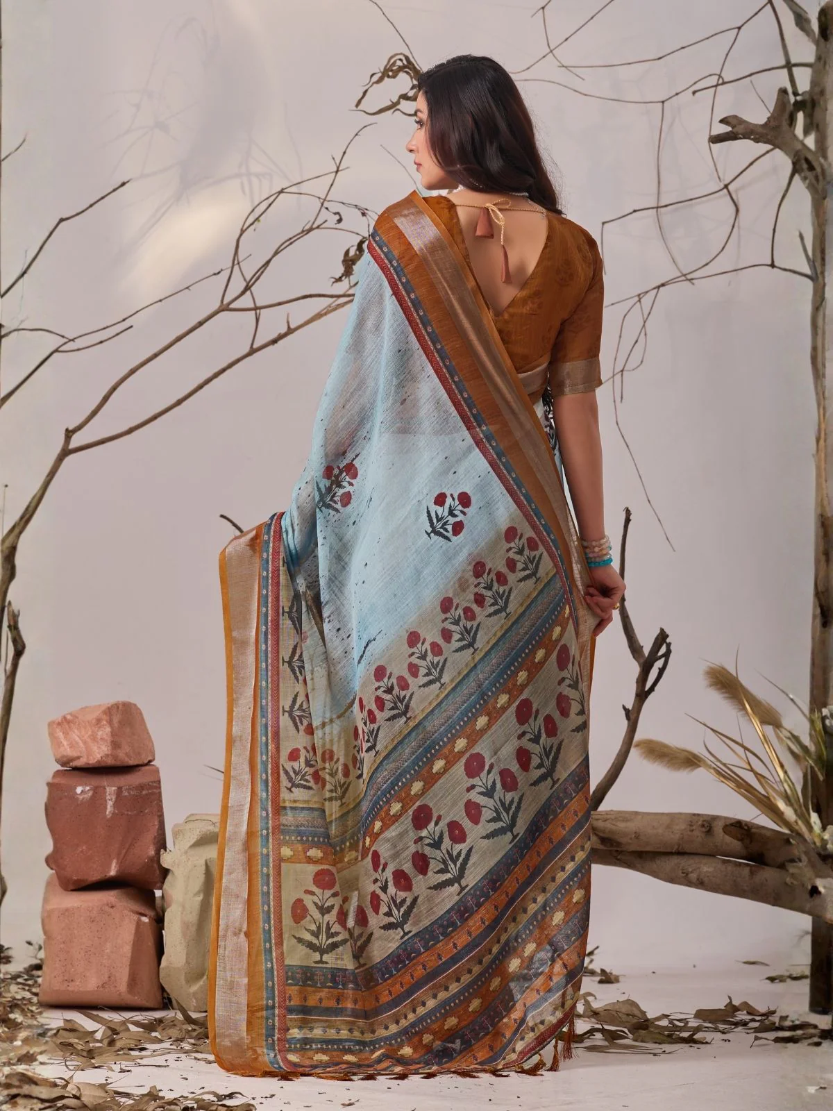 Odette Multicolor Linen Cotton Printed Saree For Women - Image 3