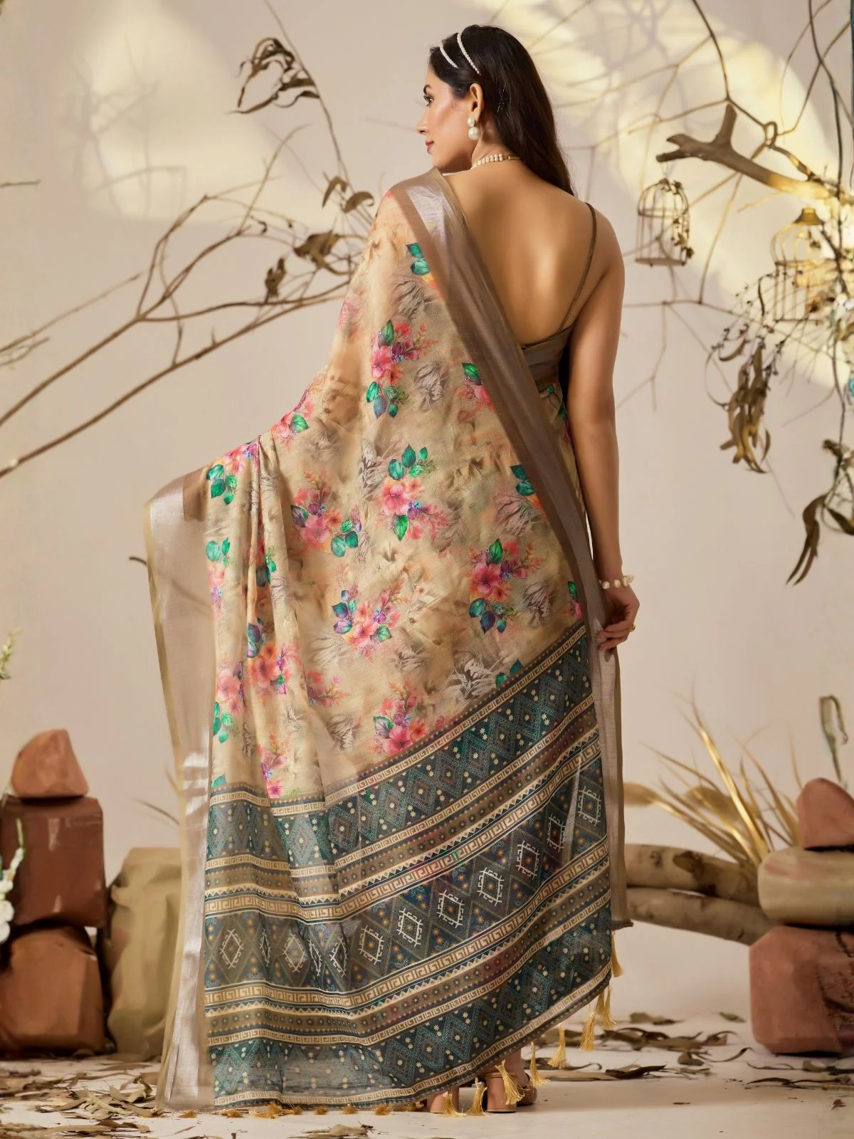 Odette Multicolor Linen Cotton Printed Saree For Women - Image 3