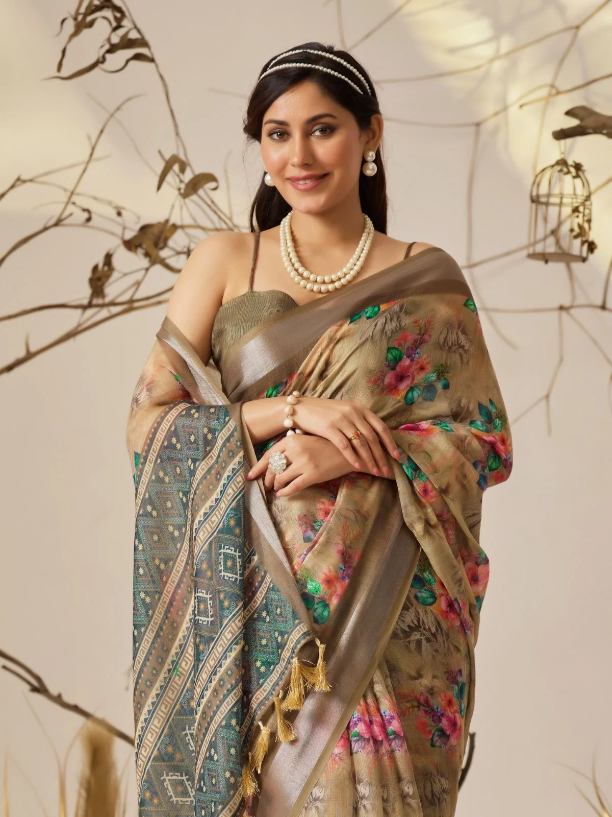 Odette Multicolor Linen Cotton Printed Saree For Women - Image 4