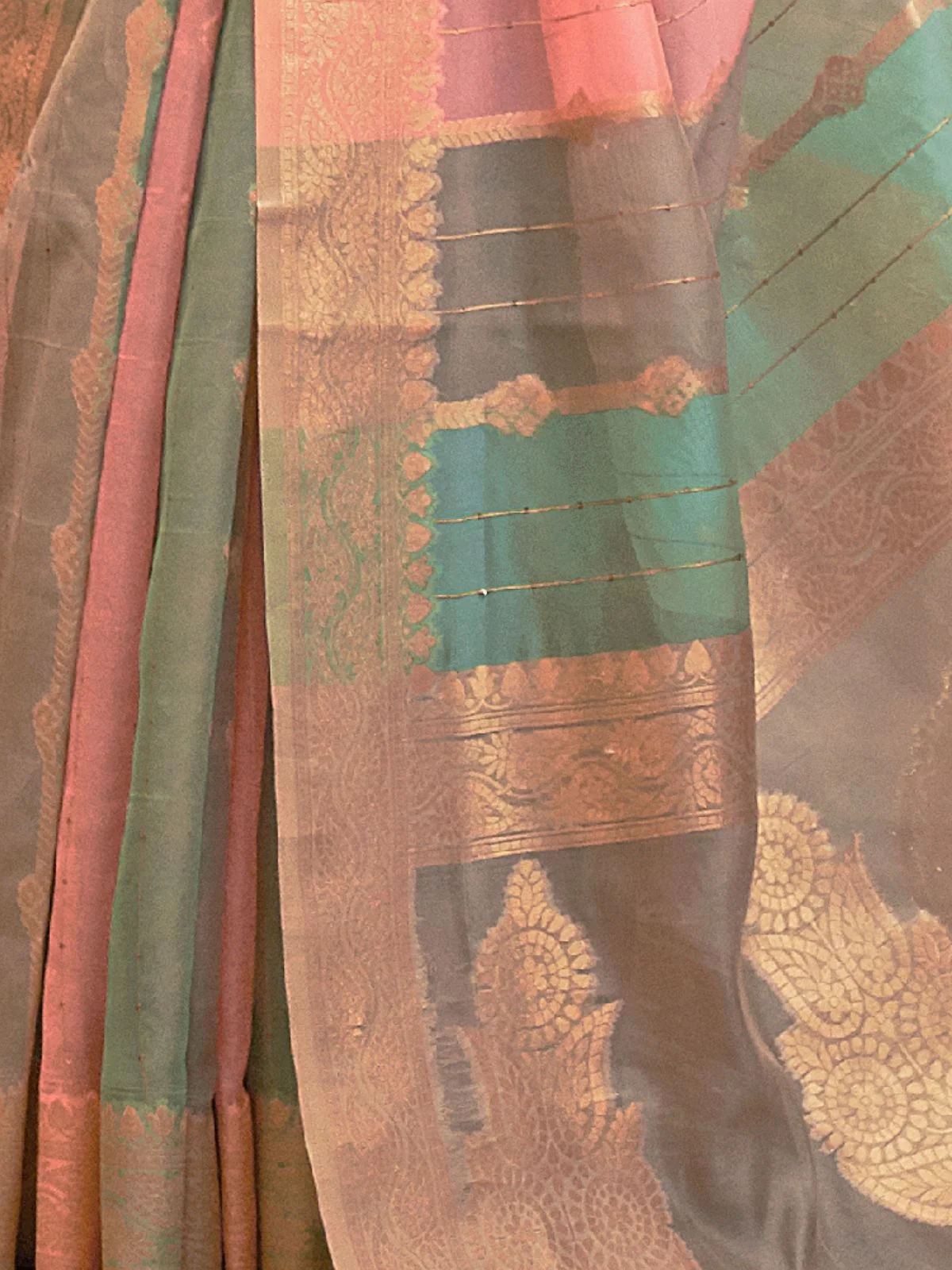 Odette Multicolor Woven Organza Saree With Unstitched Blouse For Women - Image 3