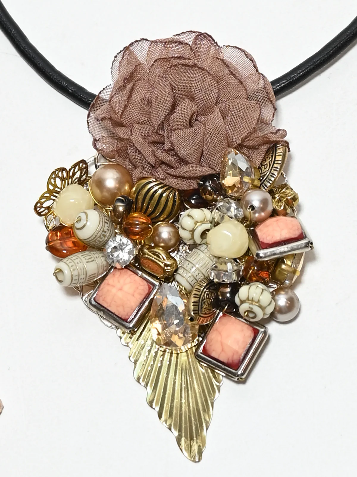 Odette Multicolor Silicon Pearl And Stone Jewellery Set For Women - Image 4