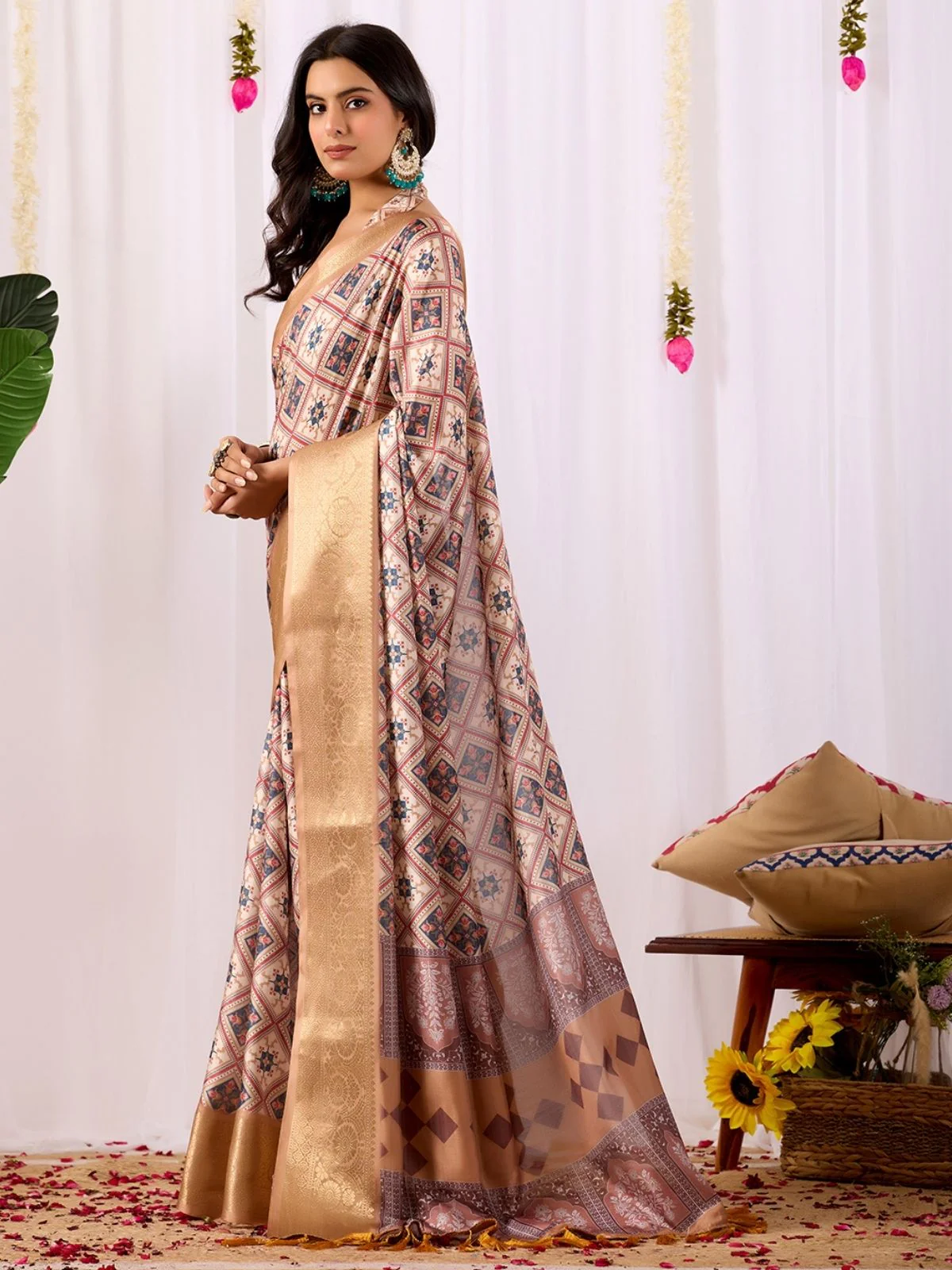 Odette Multicolor Silk Blend Printed Saree For Women - Image 2