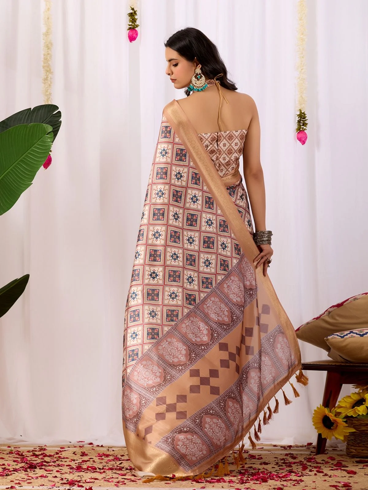 Odette Multicolor Silk Blend Printed Saree For Women - Image 3