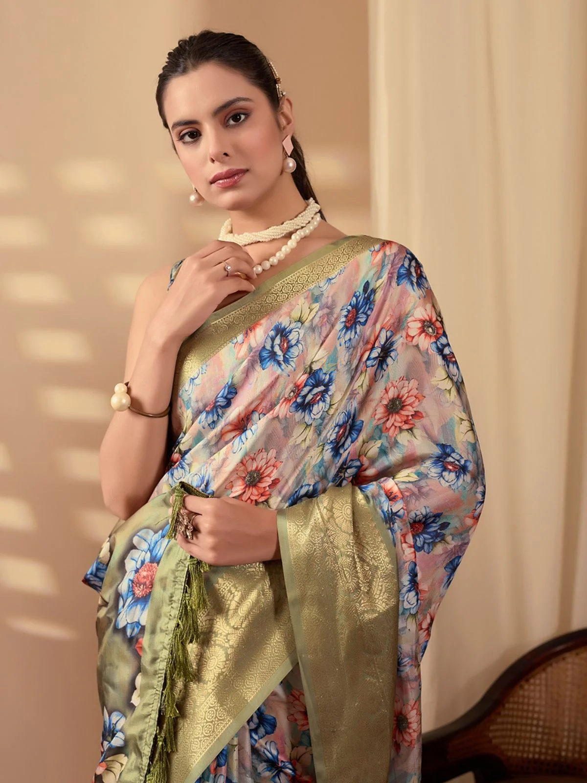 Odette Multicolor Silk Blend Printed Saree For Women - Image 5