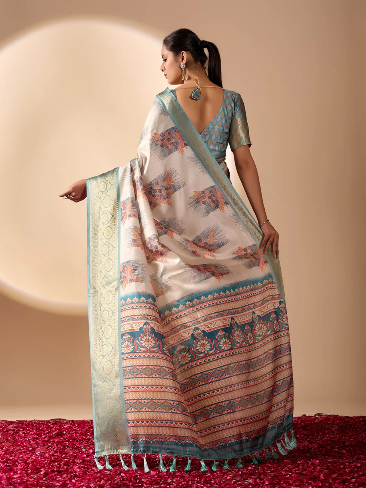 Odette Multicolor Silk Blend Printed Saree For Women - Image 3