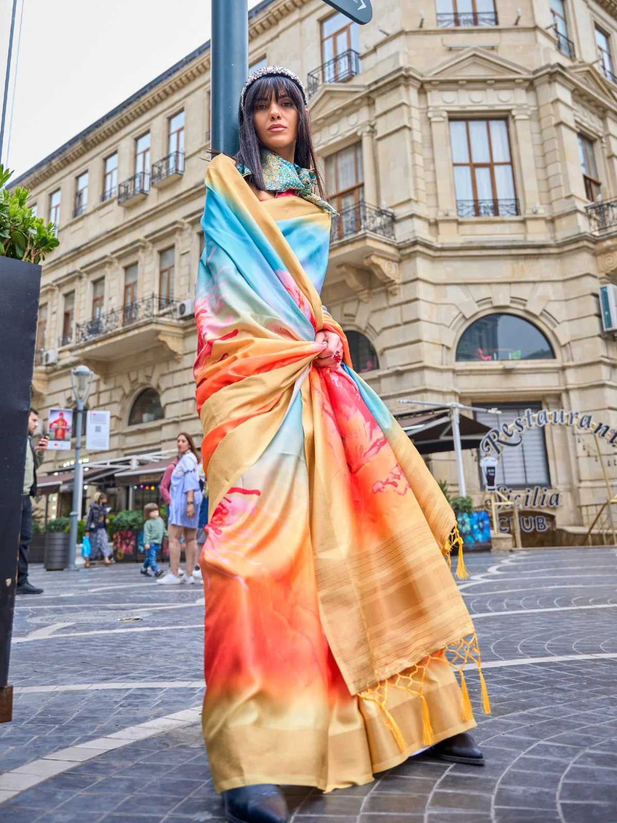 Odette Multicolor Silk Blend Printed Saree With Unstitched Blouse For Women - Image 2