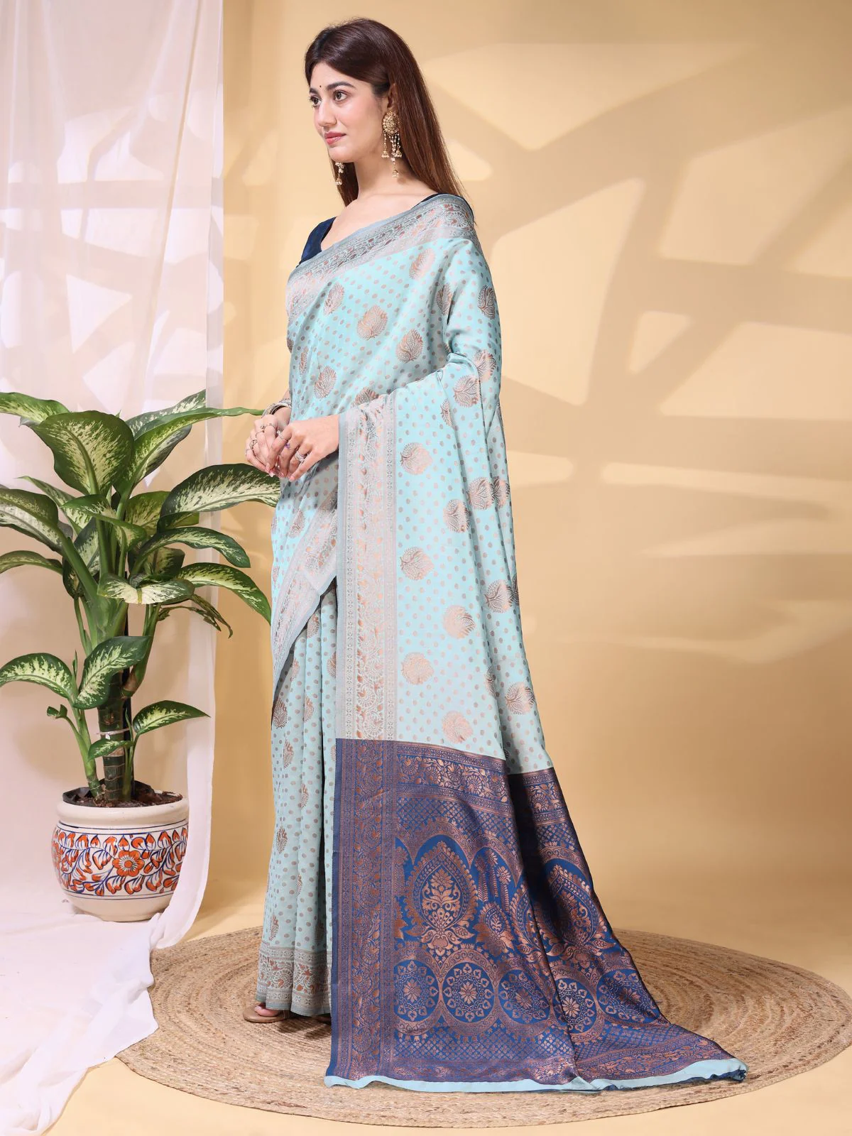 Odette Multicolor Silk Blend Woven Saree For Women - Image 2