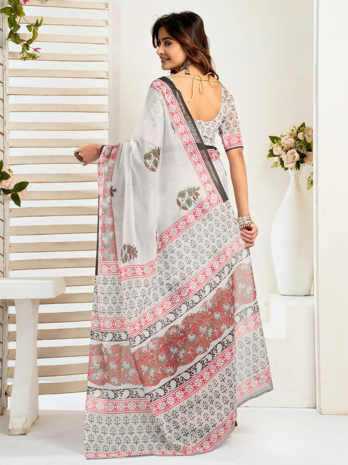 Odette Multicolour Cotton Linen Zari Work Saree For Women - Image 4