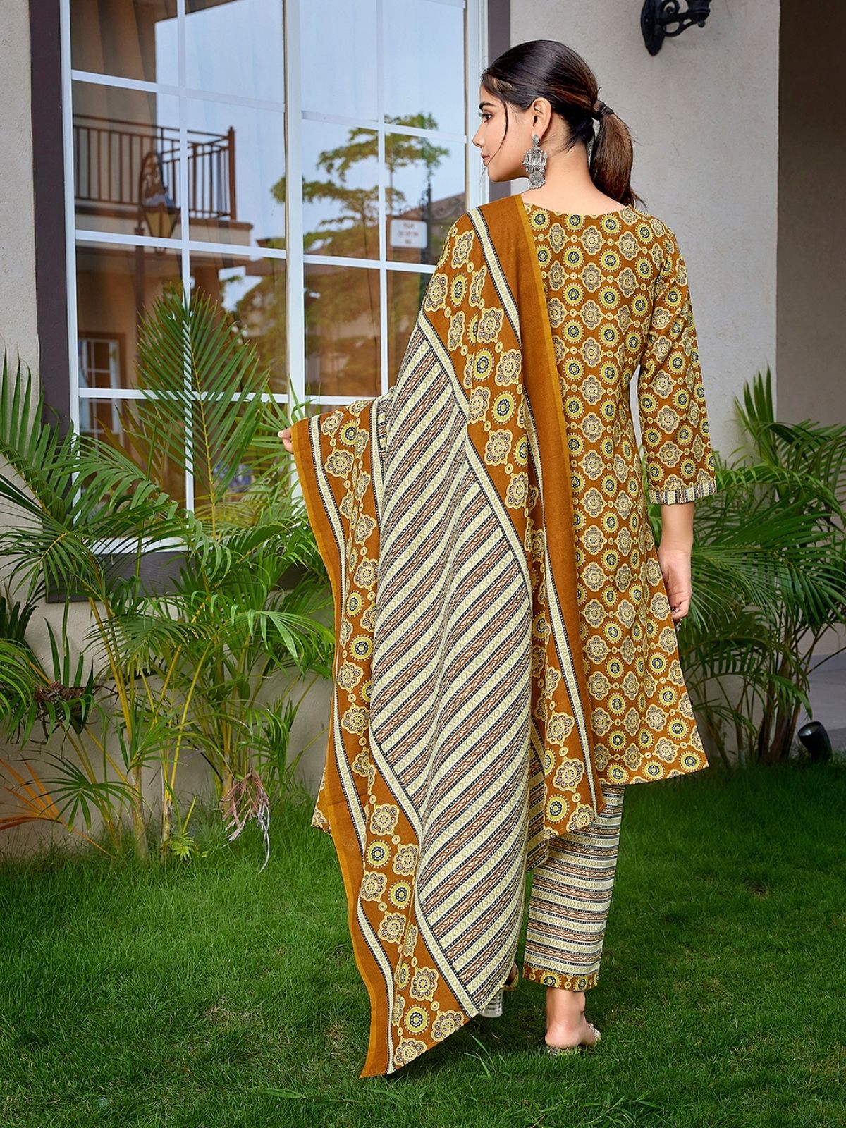 Odette Mustard Cotton Blend Printed Stiched Kurta Set For Women - Image 3