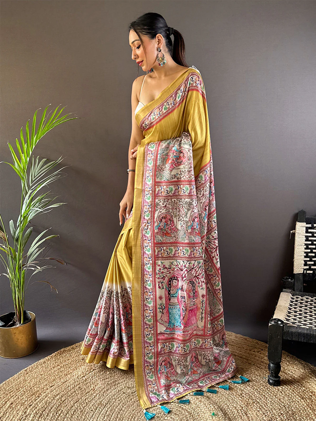 Odette Mustard Printed Silk Blend Saree With Unstitched Blouse For Women - Image 2