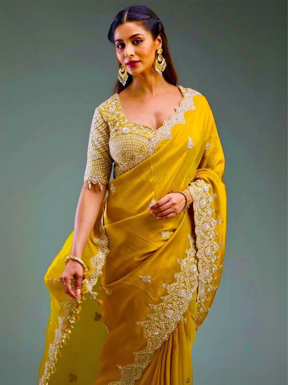 Odette Mustard Silk Blend Embroidered Elegant Saree For Women - Image 2