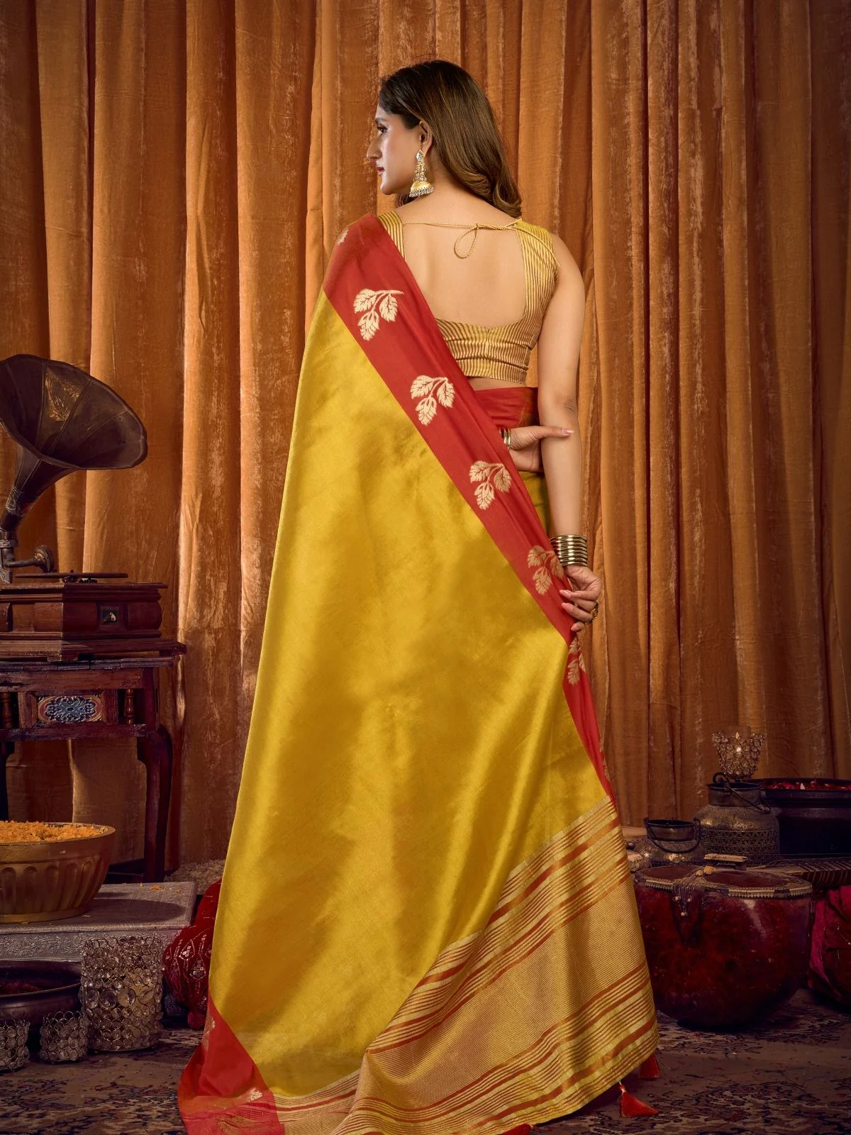 Odette Mustard Silk Blend Woven Saree For Women - Image 4