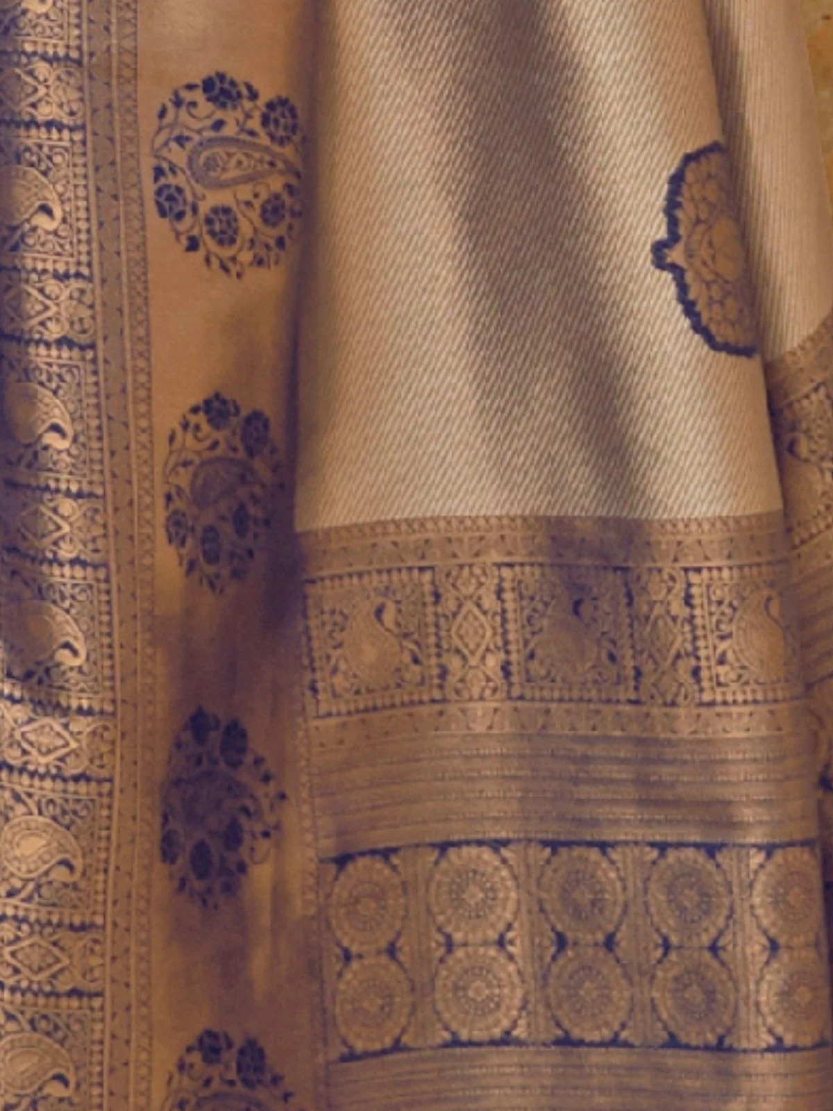 Odette Navy Blue And Gold Woven Design Silk Blend Saree With Unstitched Blouse For Women - Image 3