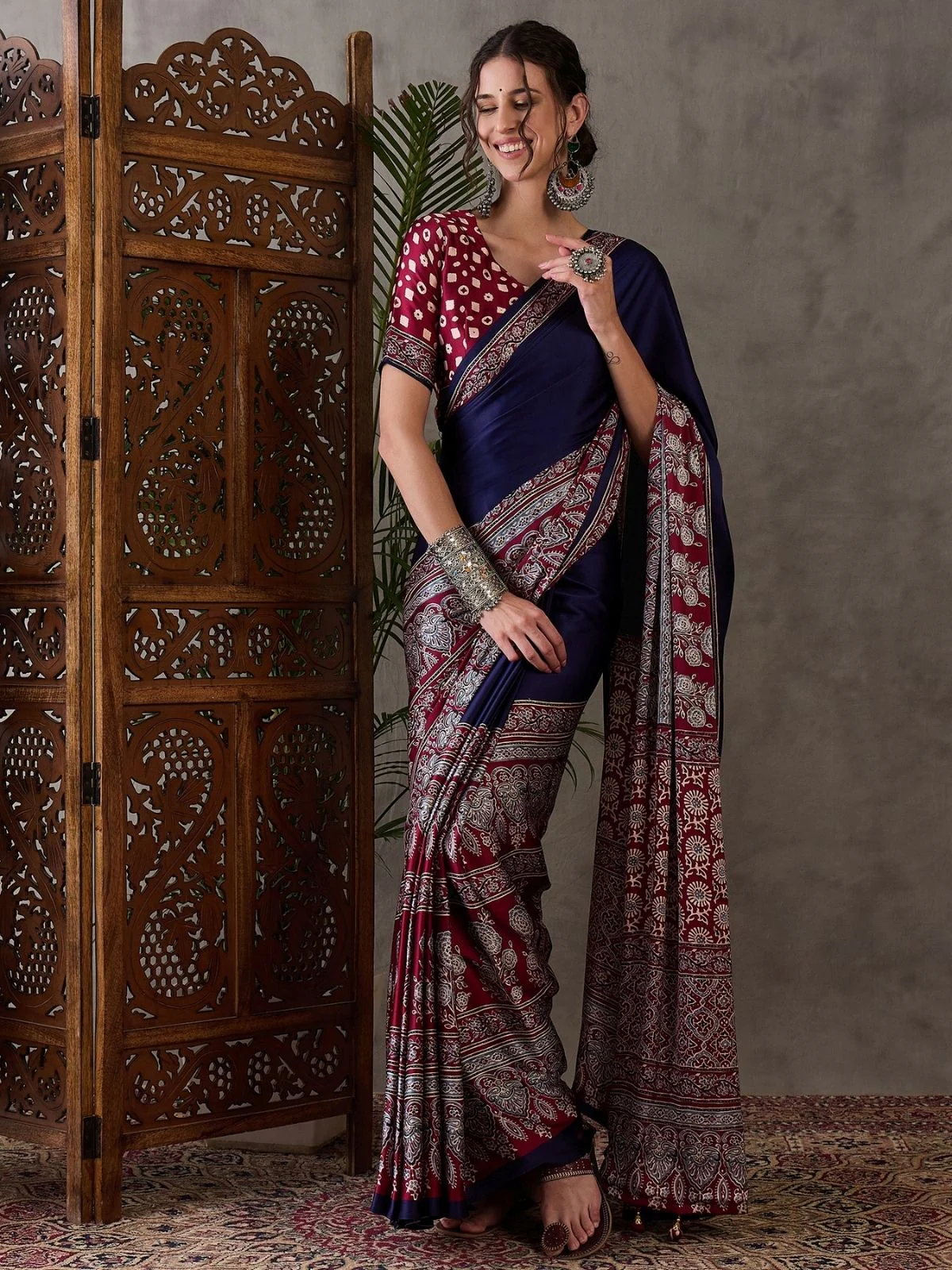 Odette Navy Blue And Maroon Silk Blend Printed Elegant Saree For Women