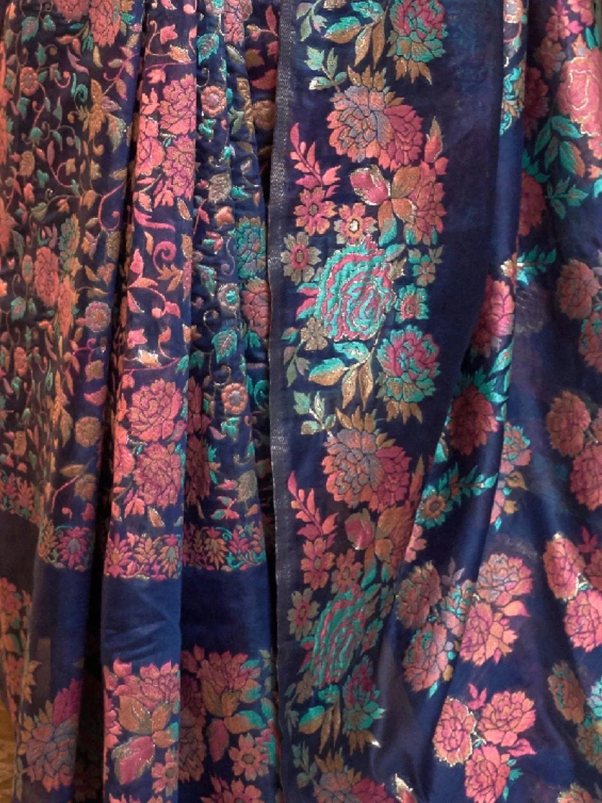Odette Navy Blue And Pink Woven Design Silk Blend Saree With Unstitched Blouse For Women - Image 3