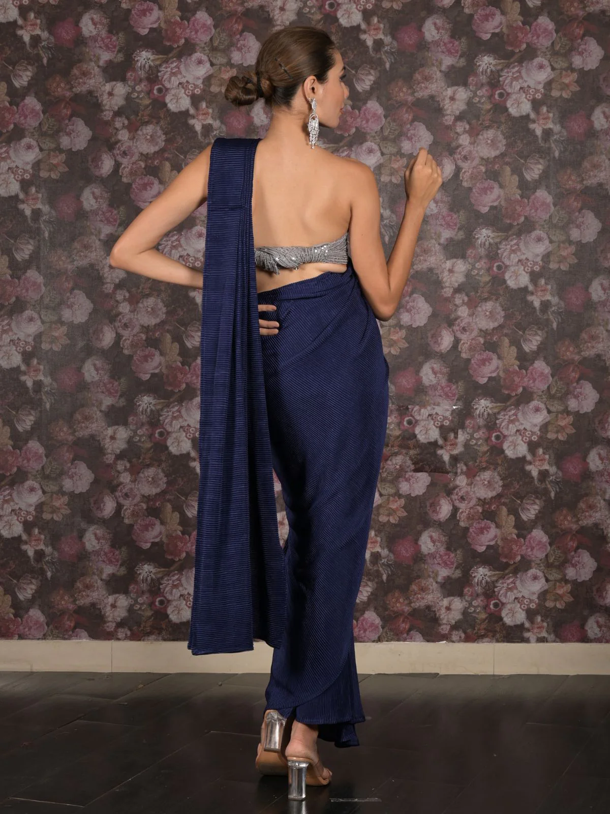 Odette Navy Blue Crushed Lycra Ready-to-Wear Saree with Unstitched Blouse for Women - Image 4