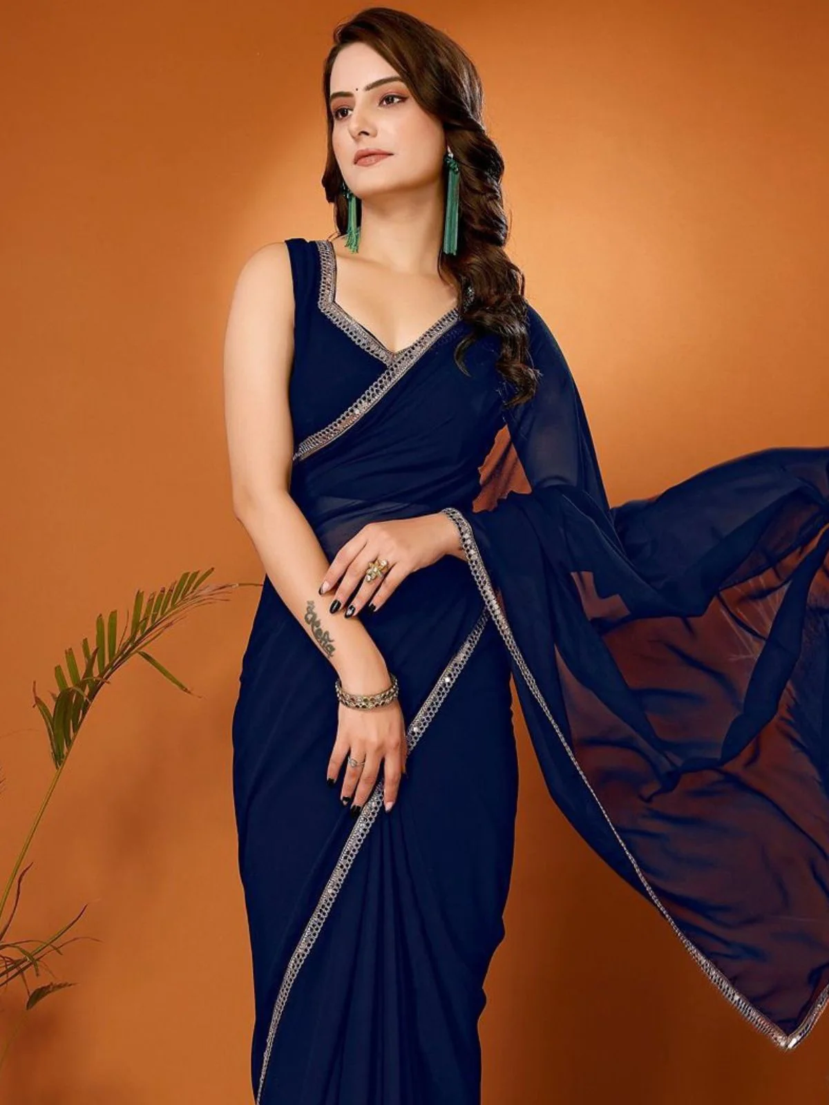 Odette Navy Blue Georgette Printed Saree For Women - Image 4