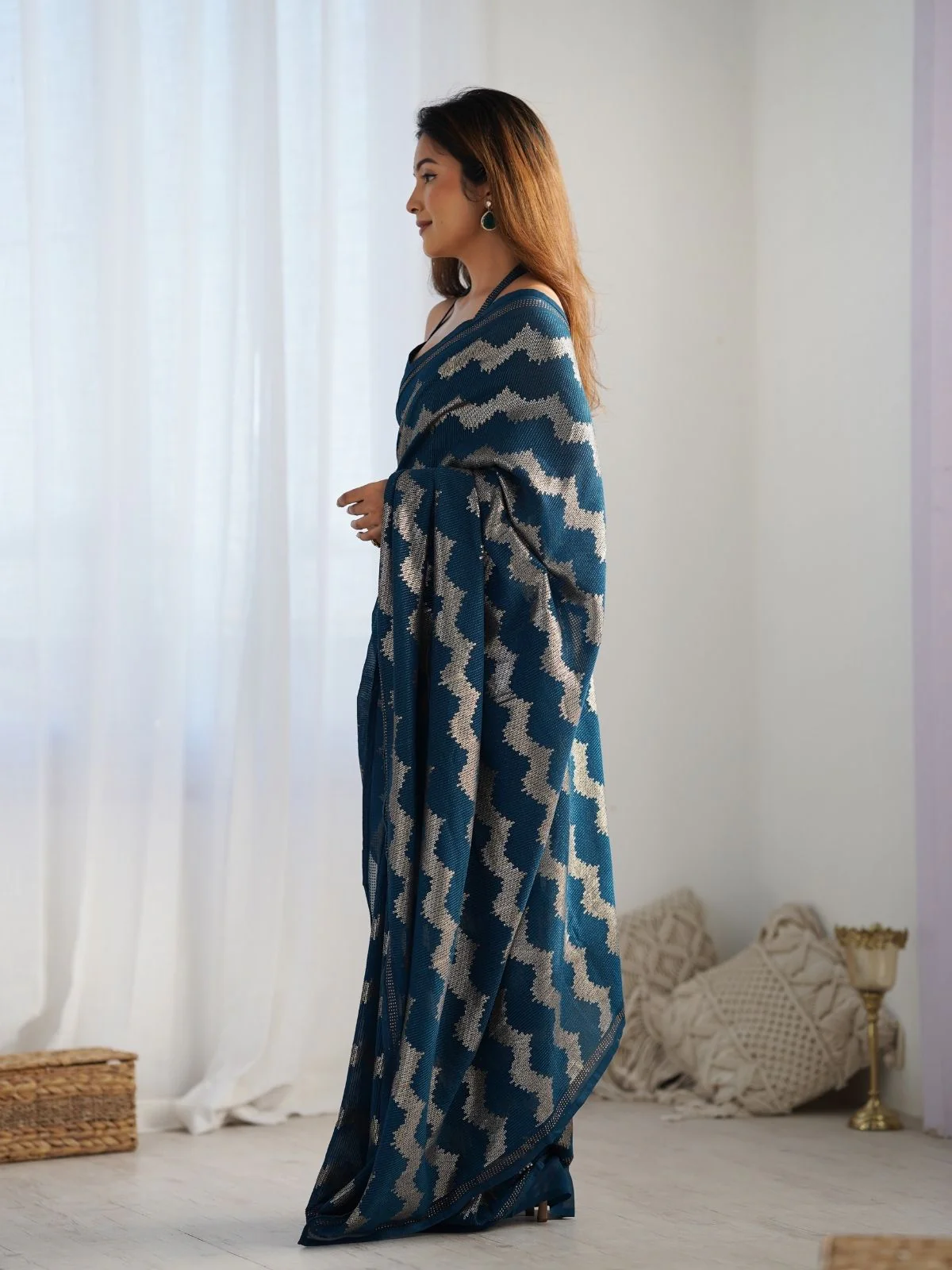 Odette Navy Blue Georgette Sequins Saree With Unstitched Blouse For Women - Image 3