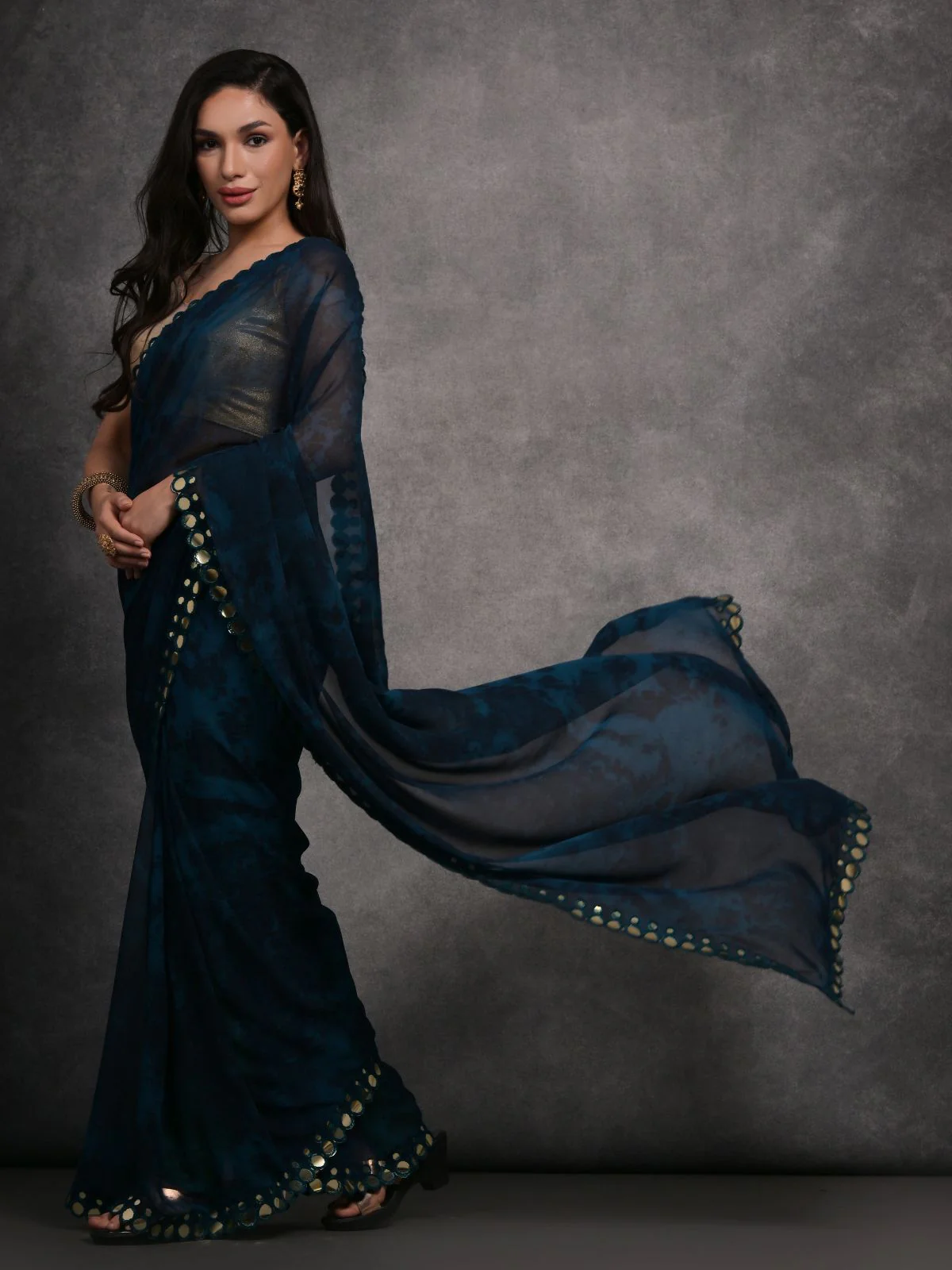 Odette Navy Blue and Teal Printed Georgette Saree With Unstitched Blouse For Women - Image 2
