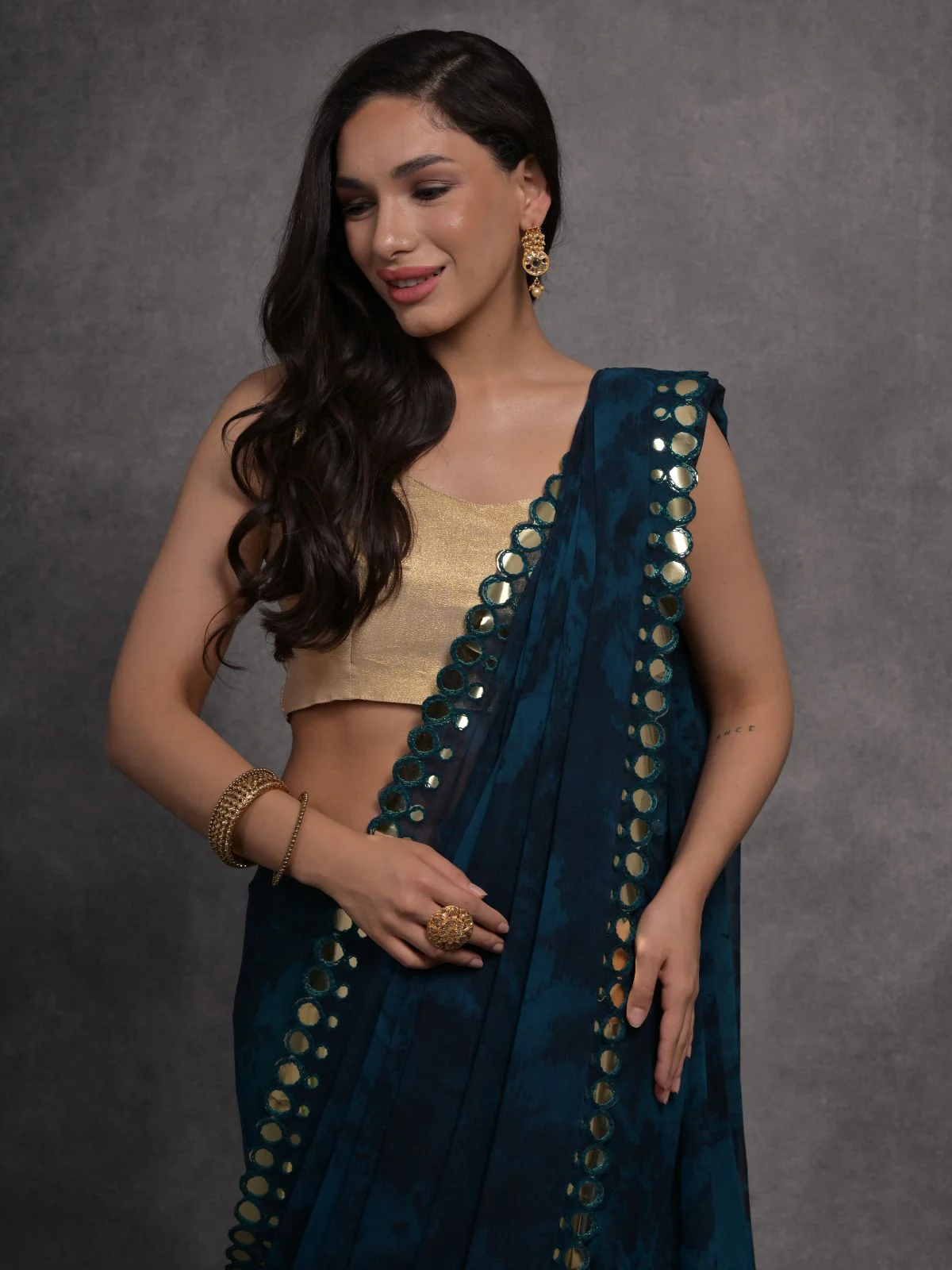 Odette Navy Blue and Teal Printed Georgette Saree With Unstitched Blouse For Women - Image 4