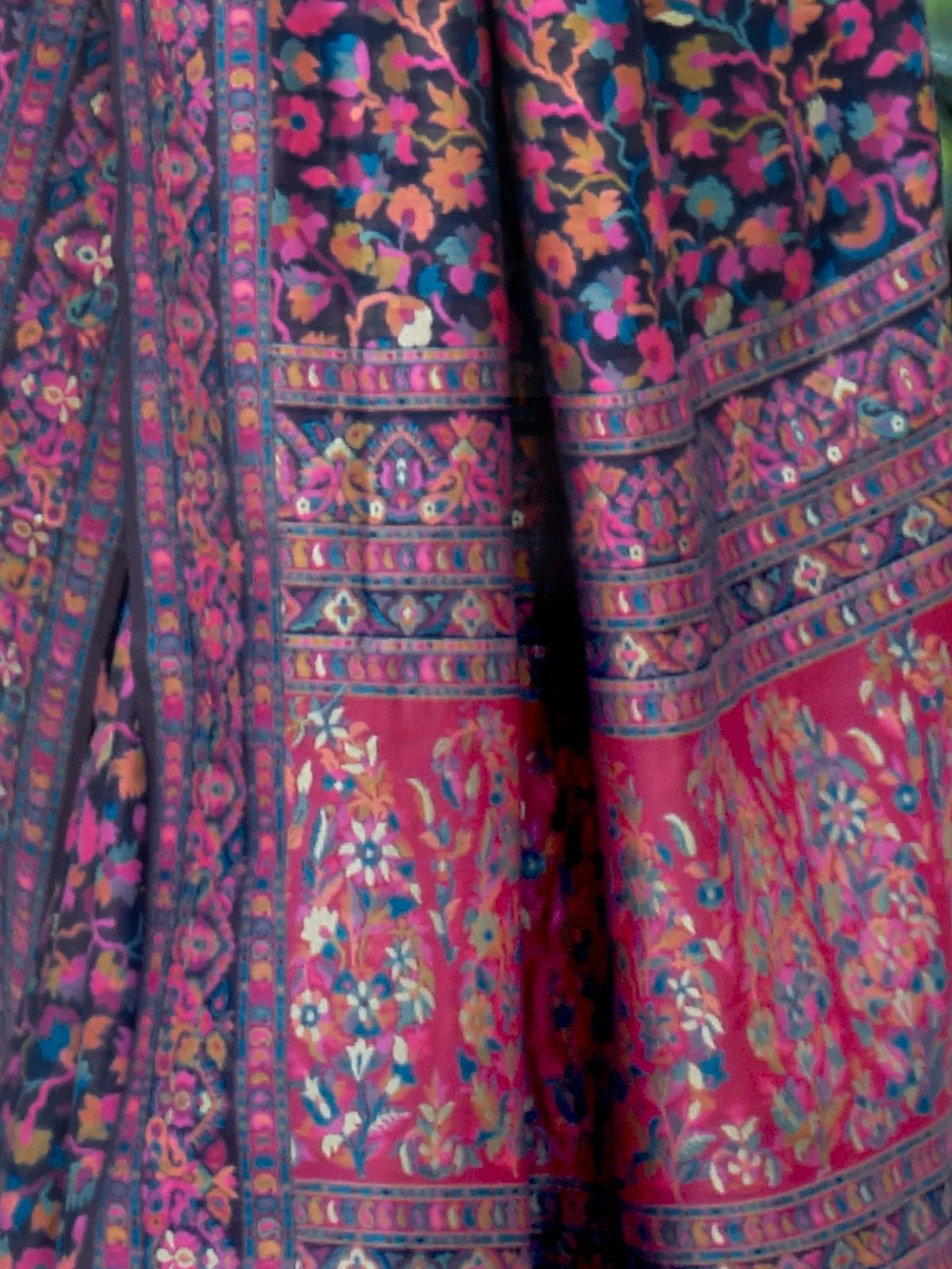 Odette Navy Blue Printed Silk Blend Saree With Unstitched Blouse For Women - Image 3