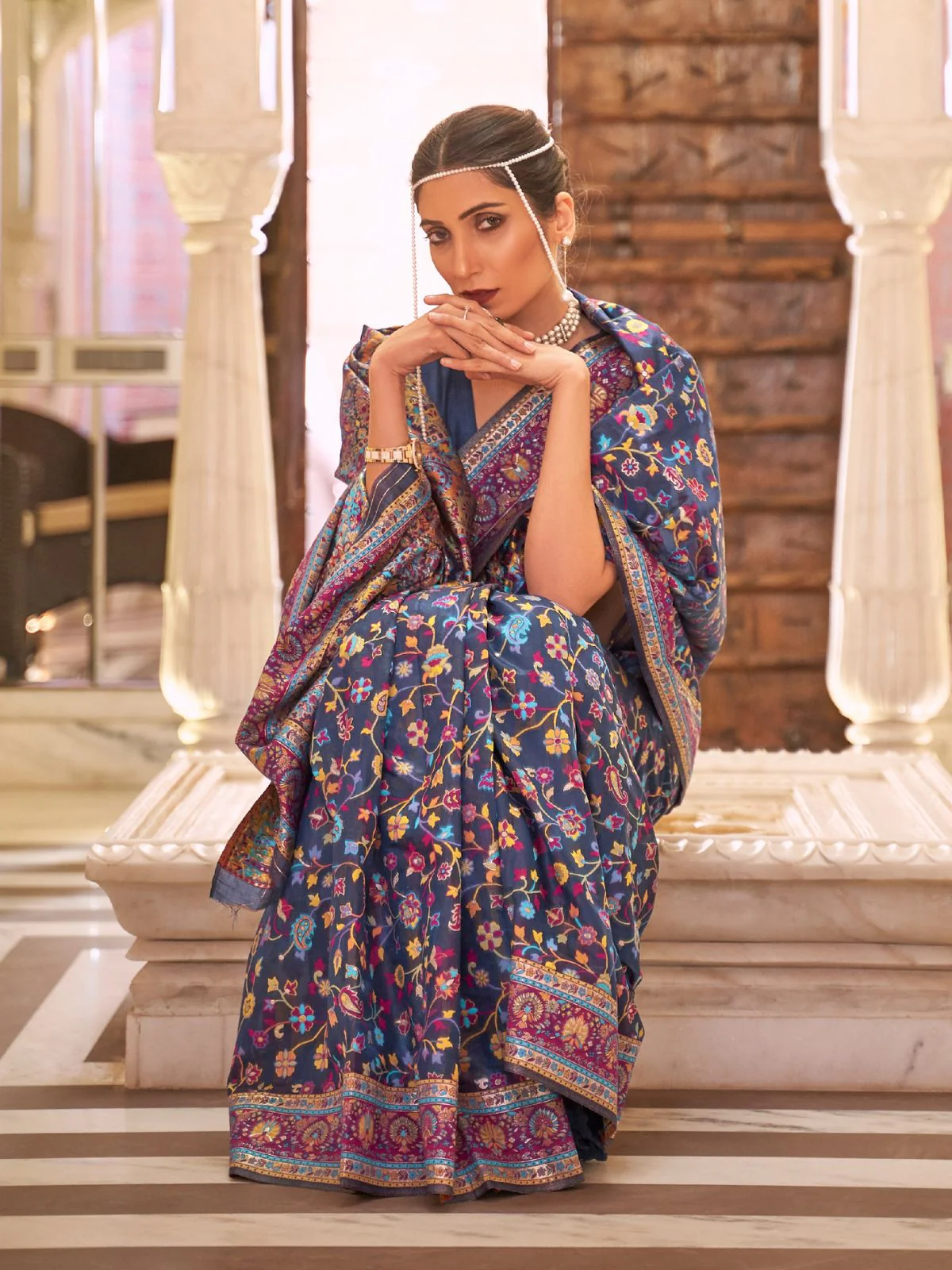 Odette Navy Blue Woven Silk Blend Saree With Unstitched Blouse For Women - Image 2