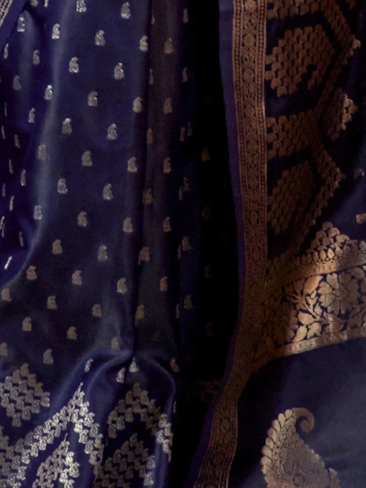 Odette Navy Blue Satin Woven Saree With Unstitched Blouse For Women - Image 3