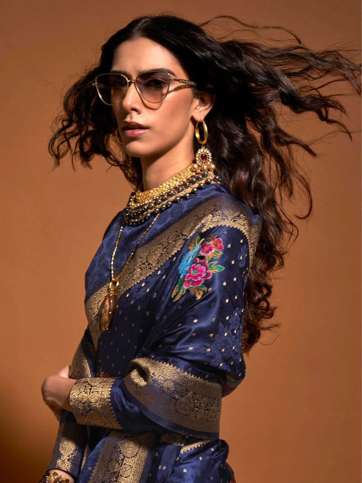 Odette Navy Blue Satin Woven Saree With Unstitched Blouse For Women - Image 2
