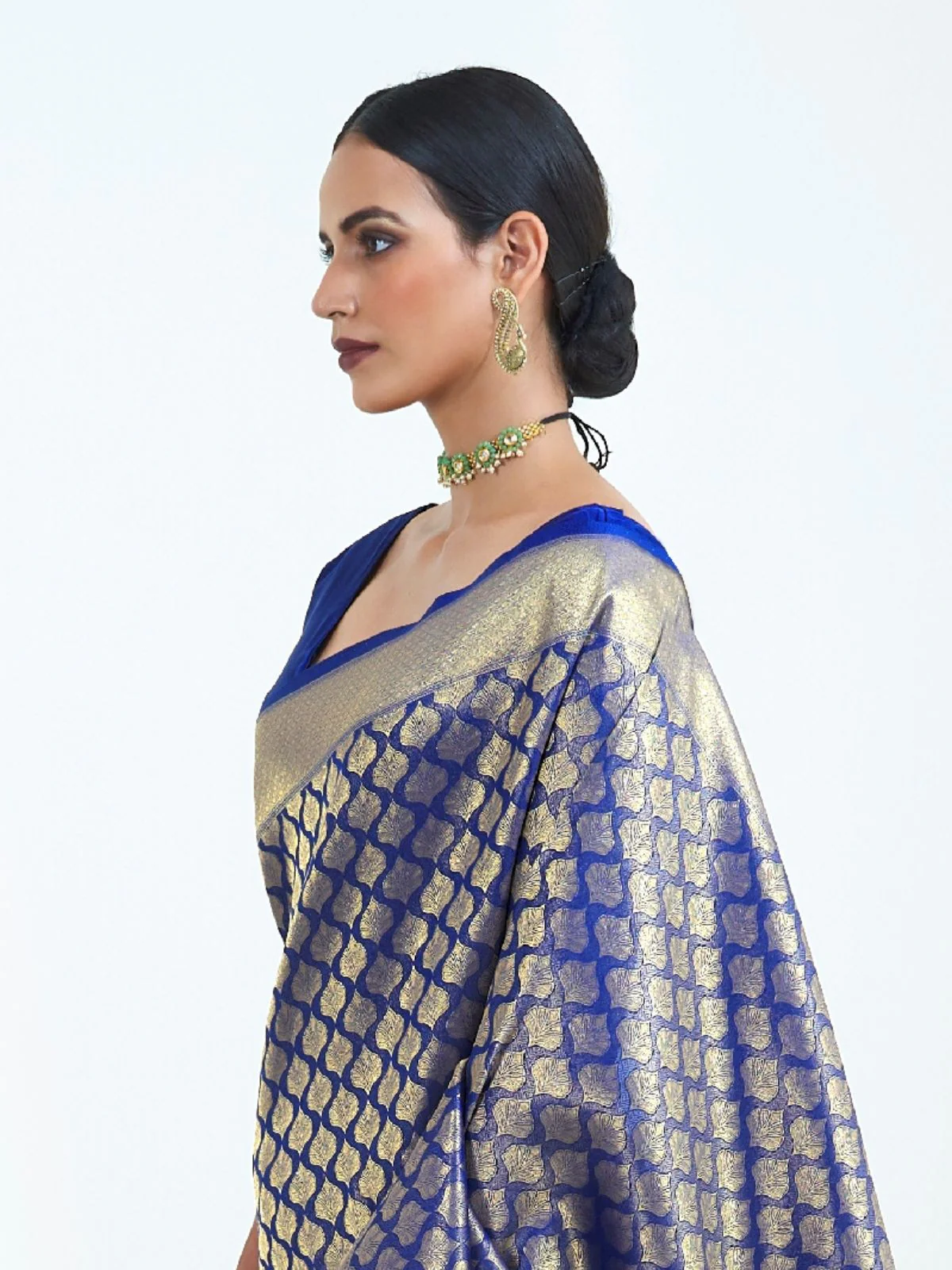 Odette Navy Blue Silk Blend Woven Saree With Unstitched Blouse For Women - Image 2
