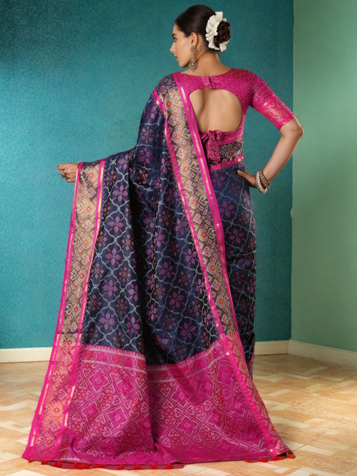 Odette Navy Blue Silk Woven Saree For Women - Image 4