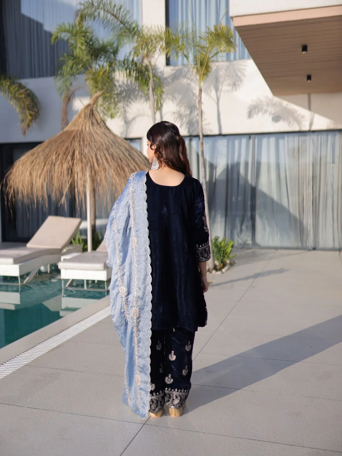 Odette Navy Blue Velvet Embellished Kurta Set For Women - Image 3