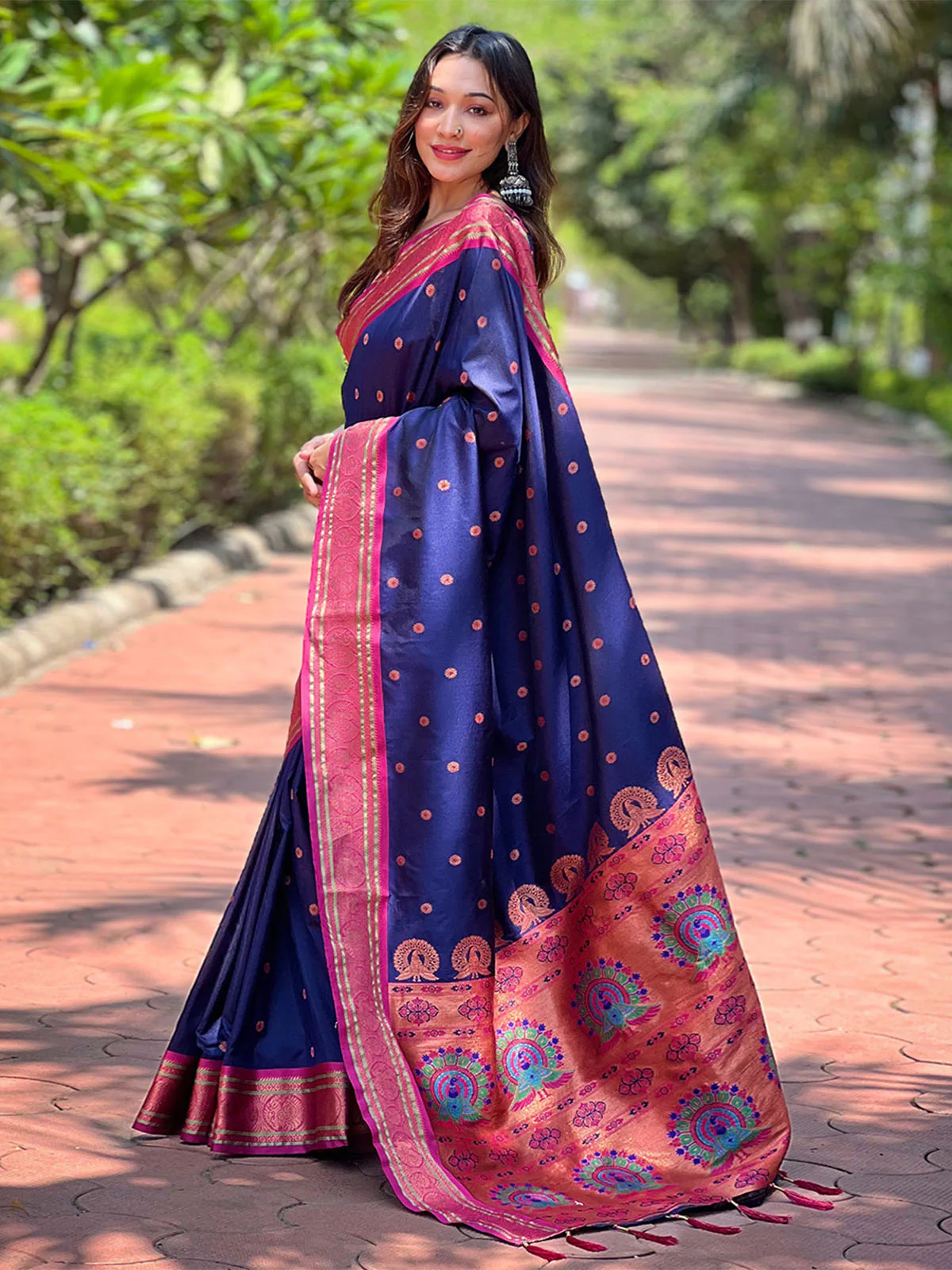 Odette Navy Blue Woven Design Silk Blend Saree With Unstitched Blouse For Women - Image 2