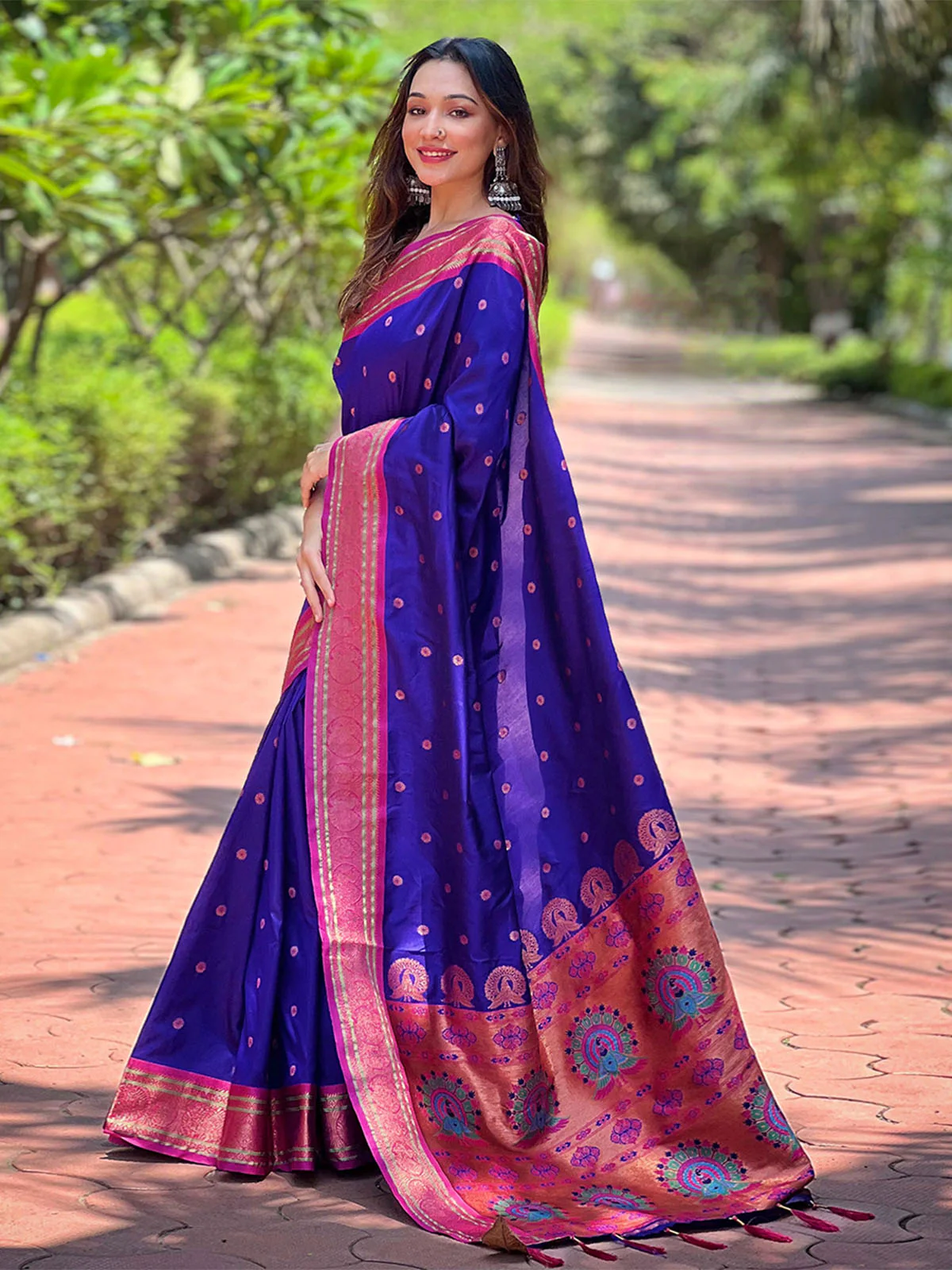Odette Navy Blue Woven Design Silk Blend Saree With Unstitched Blouse For Women - Image 2