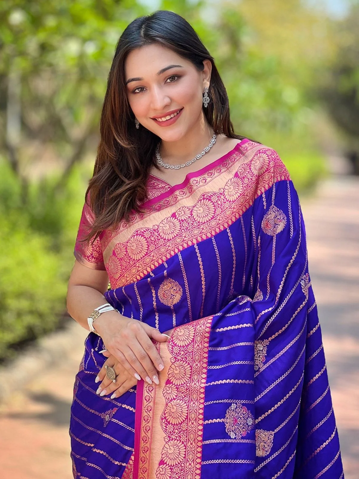 Odette Navy Blue Woven Design Soft Silk Saree With Unstitched Blouse For Women - Image 3