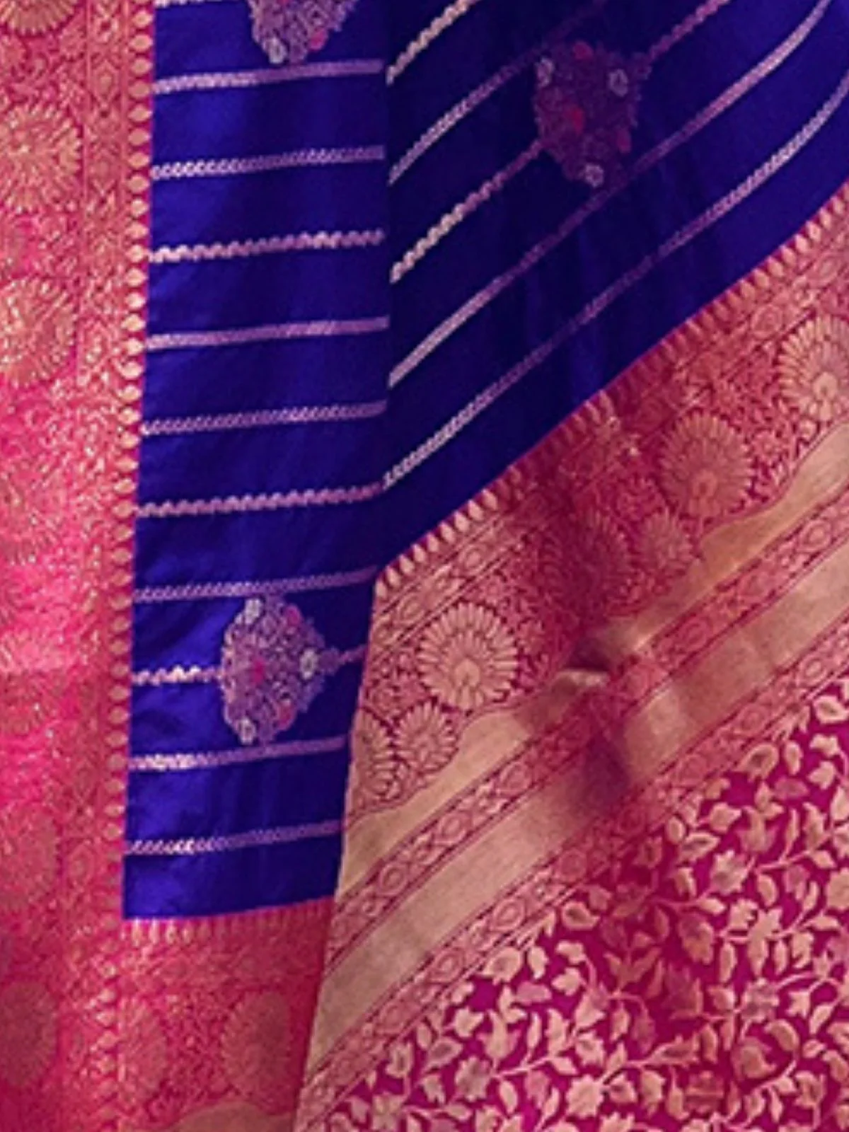 Odette Navy Blue Woven Design Soft Silk Saree With Unstitched Blouse For Women - Image 4