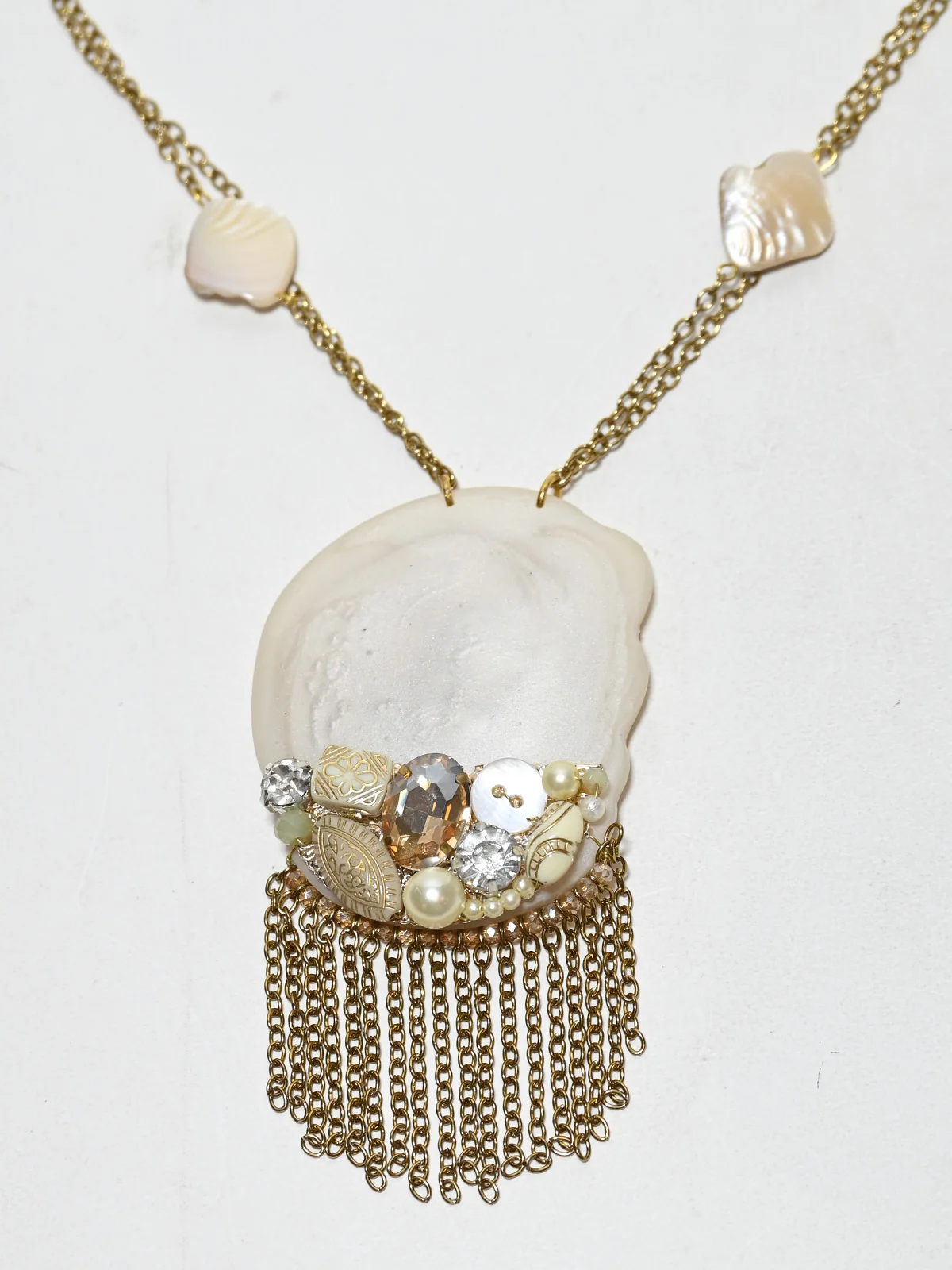 Odette Off White And Golden Alloy Pearl And Stone Jewellery Set For Women - Image 3