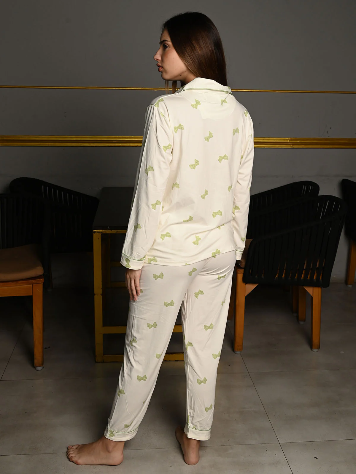 Odette Off White Cotton Jersey Printed Night Wear Set For Women - Image 3