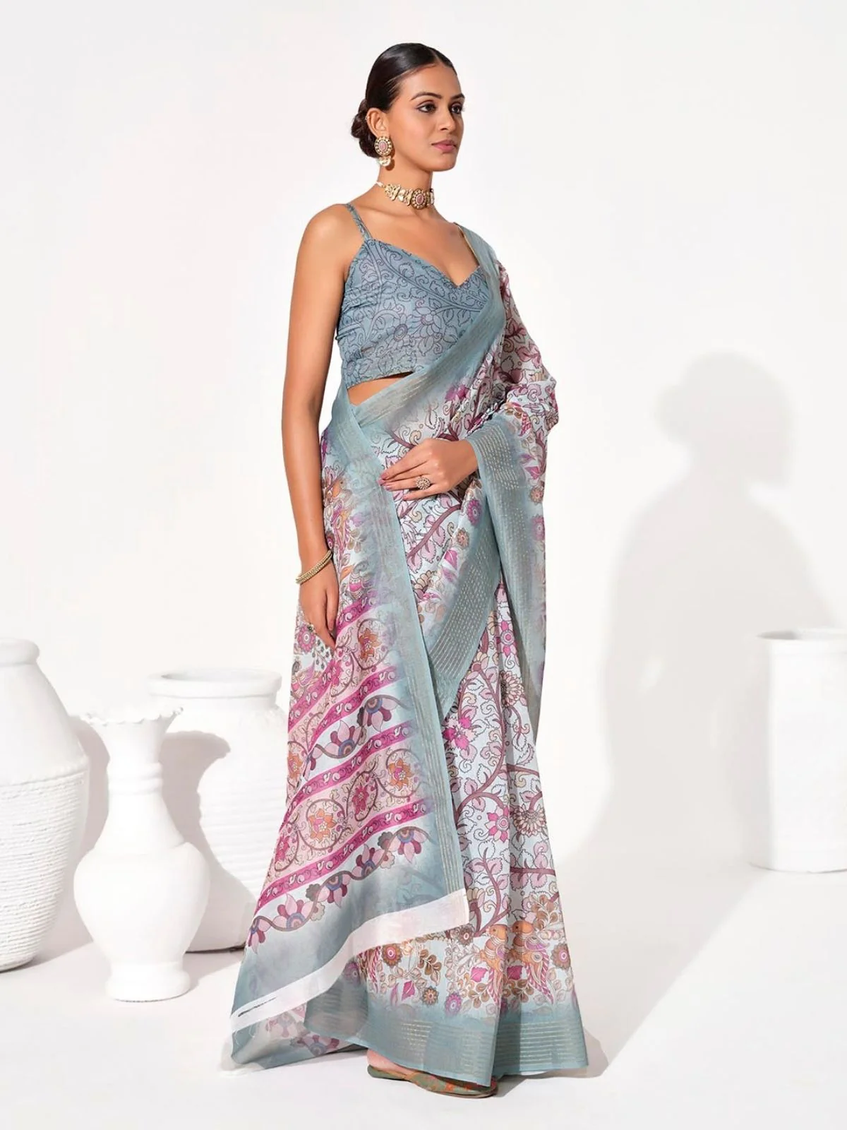 Odette Off White Cotton Linen Solid Printed Saree For Women - Image 4