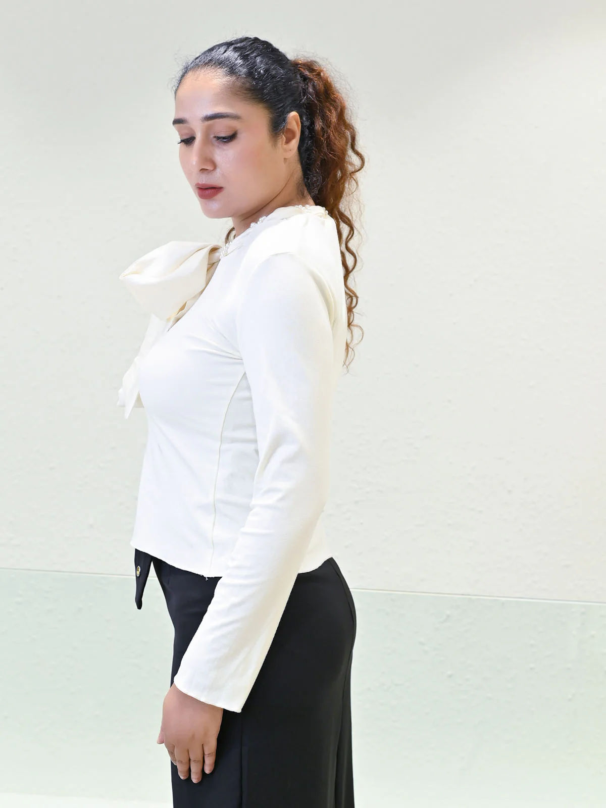 Odette Off White Cotton Rib Solid Top For Women - Image 2