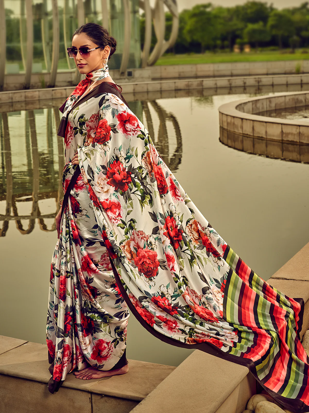Odette Off White Digital Printed Saree For Women - Image 2
