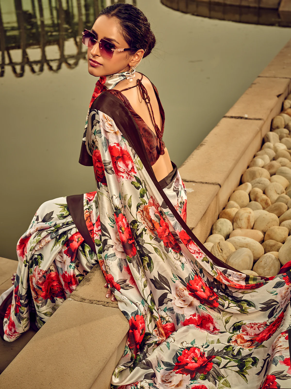 Odette Off White Digital Printed Saree For Women - Image 4